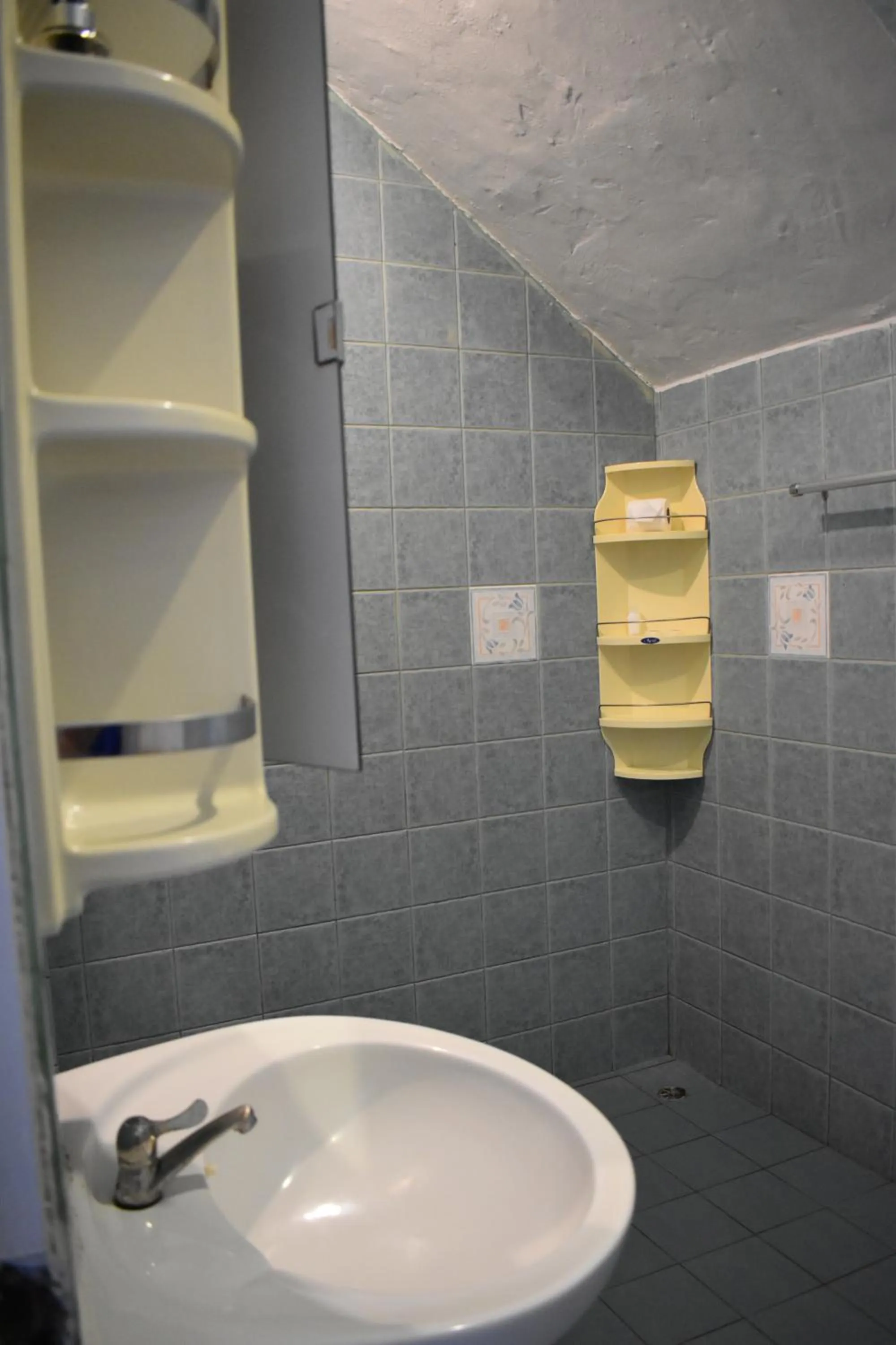 Shower in Sala Bua Room