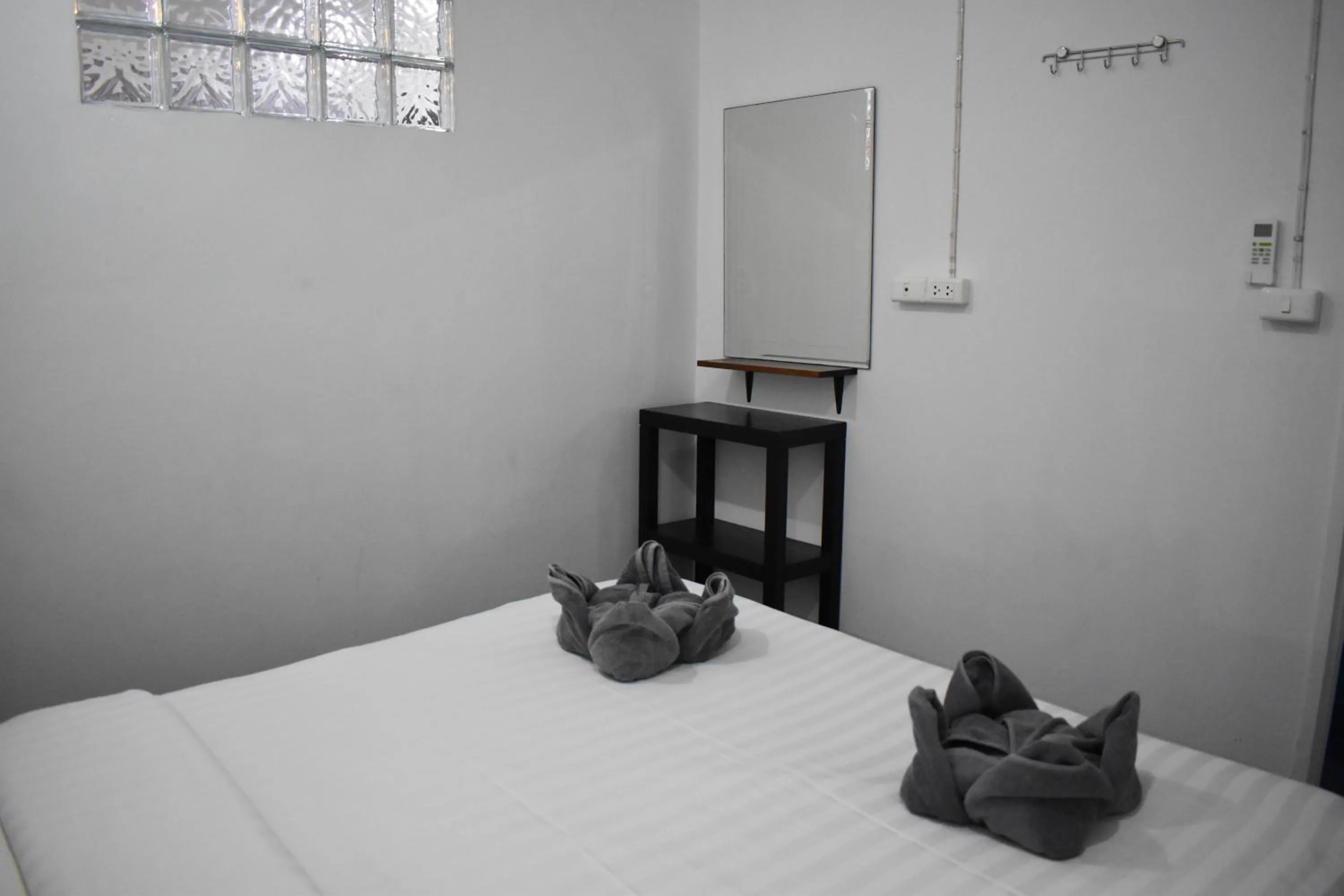 Photo of the whole room, Bed in Sala Bua Room