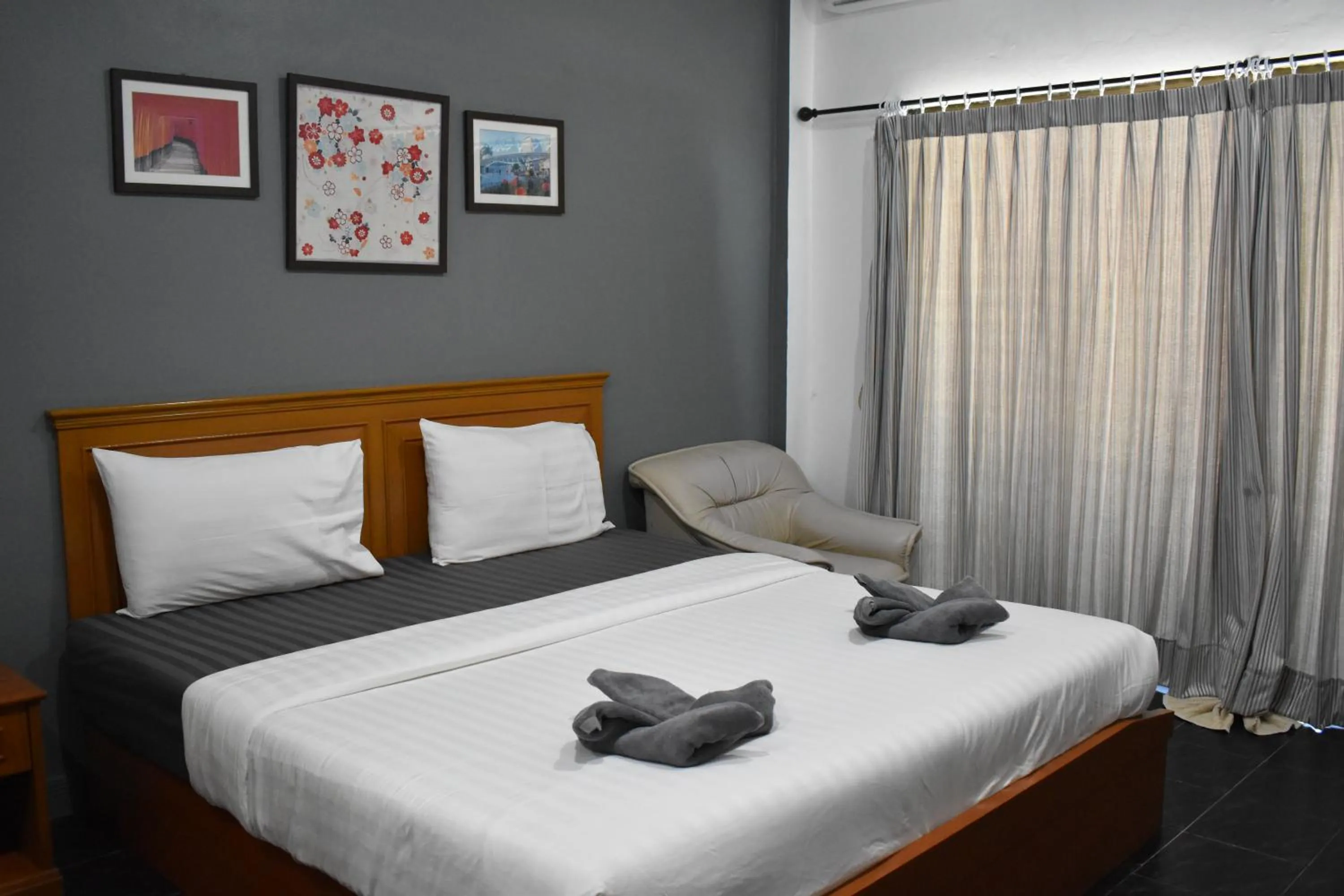 Bed in Sala Bua Room