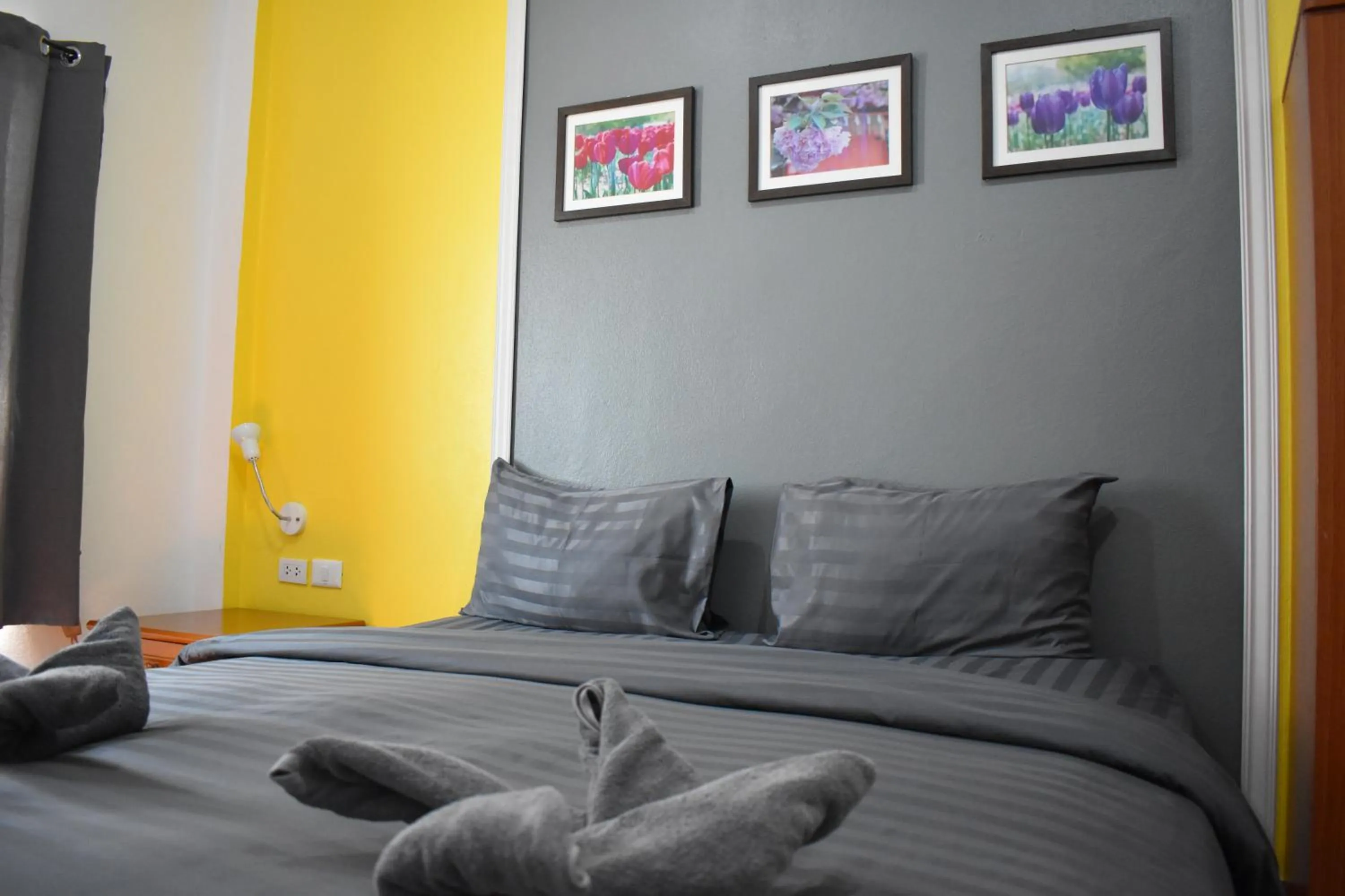 Bed in Sala Bua Room