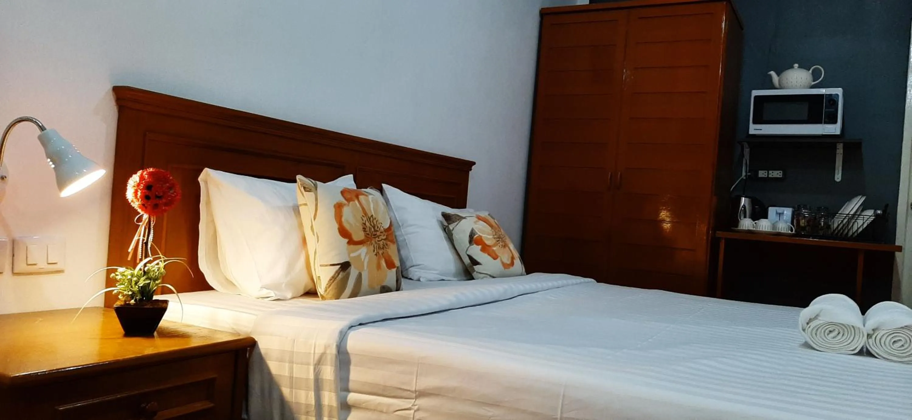 Bed in Sala Bua Room