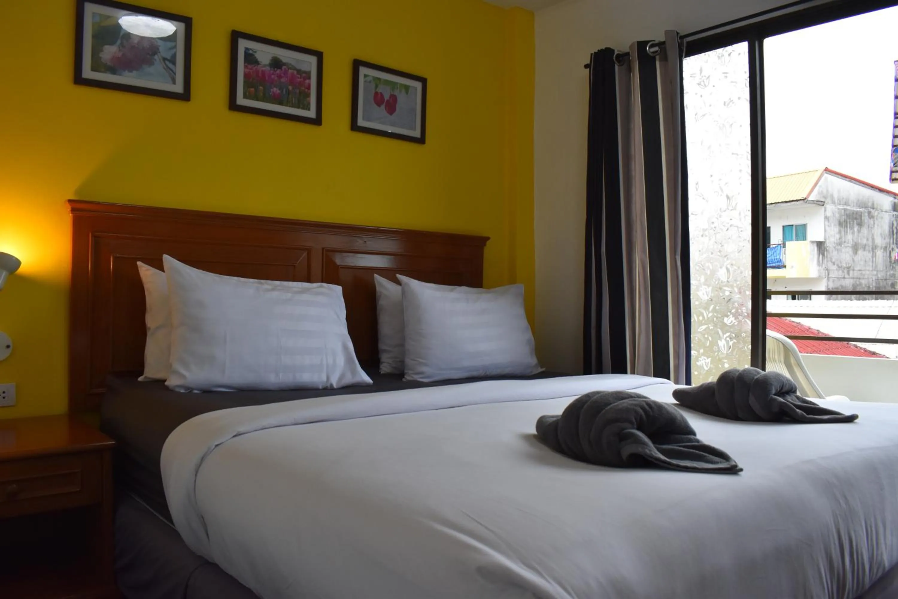 Bedroom, Bed in Sala Bua Room