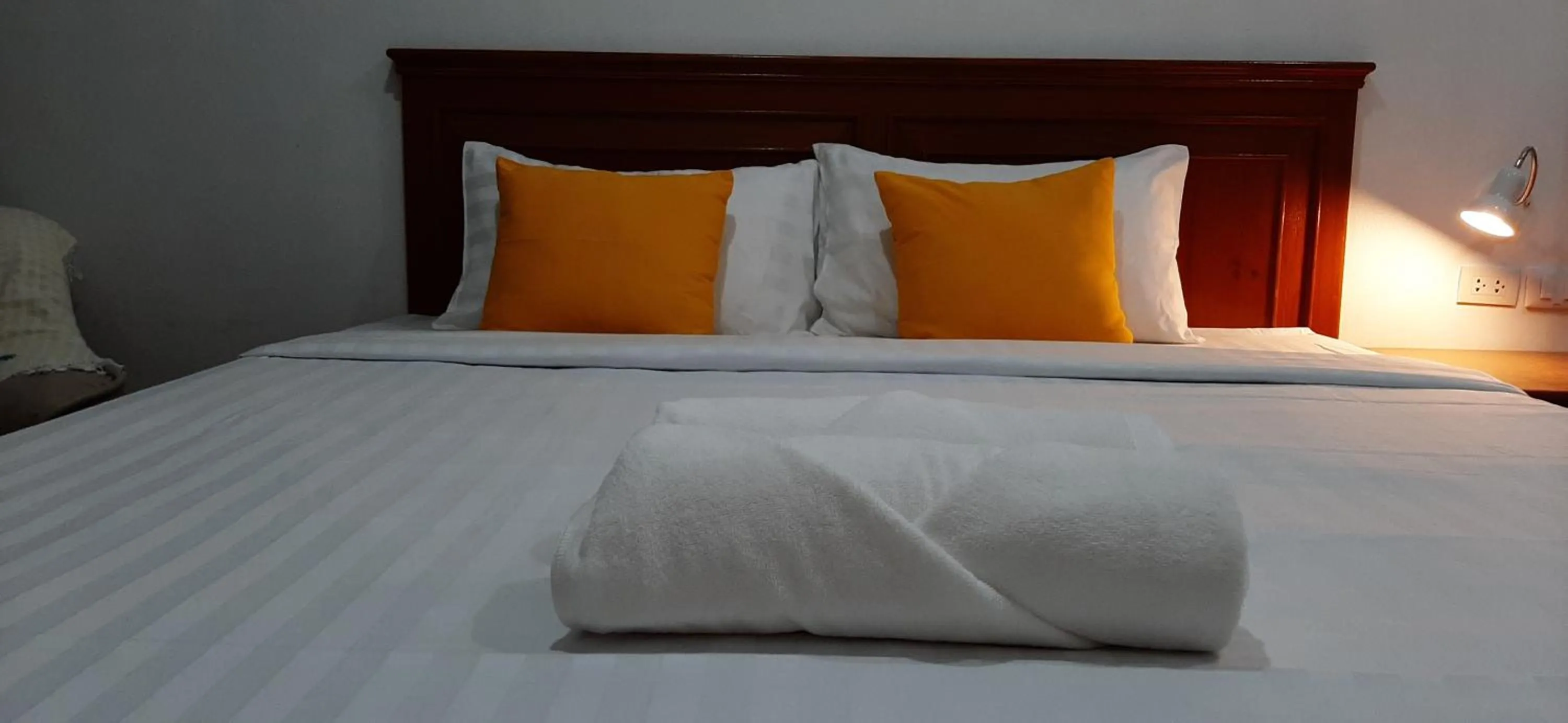 Bed in Sala Bua Room