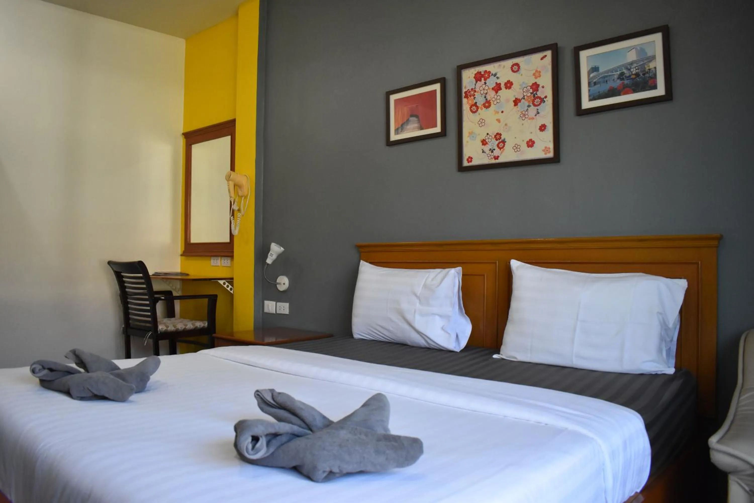 Bed in Sala Bua Room