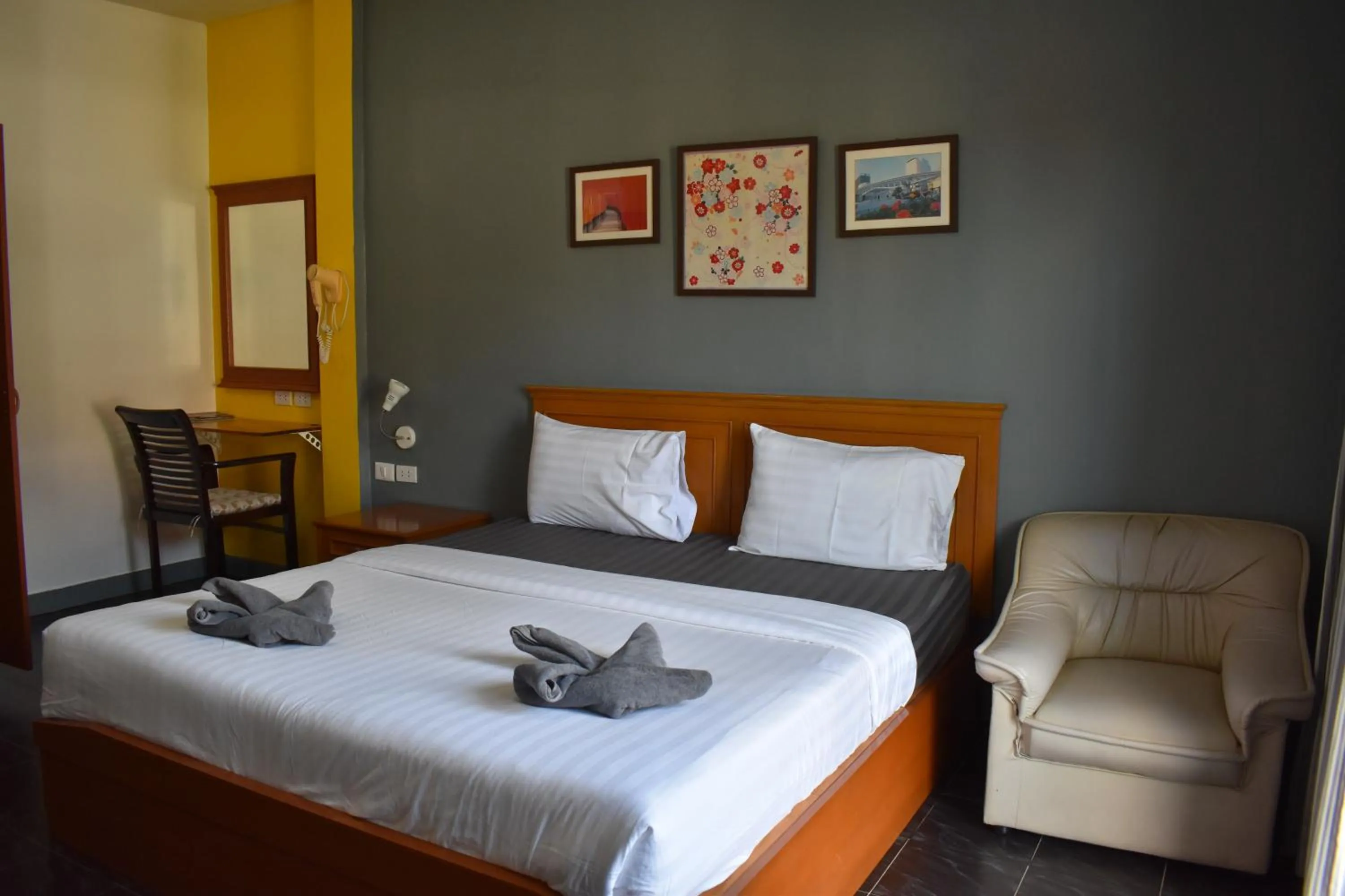 Bed in Sala Bua Room