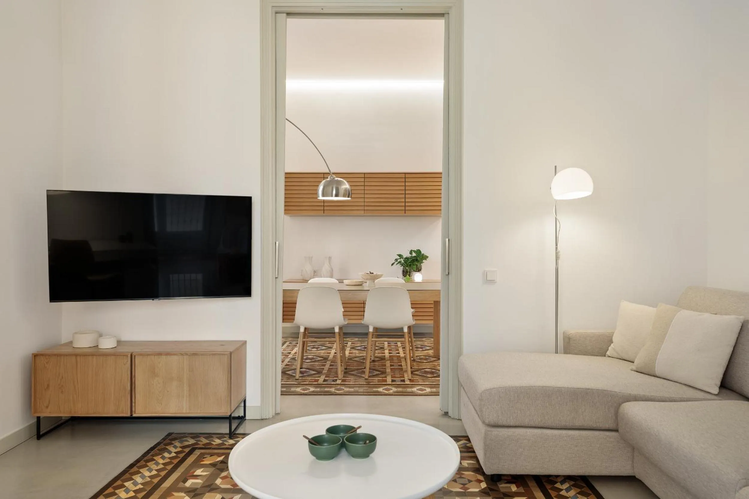 Communal lounge/ TV room in Ola Living Portaferrissa