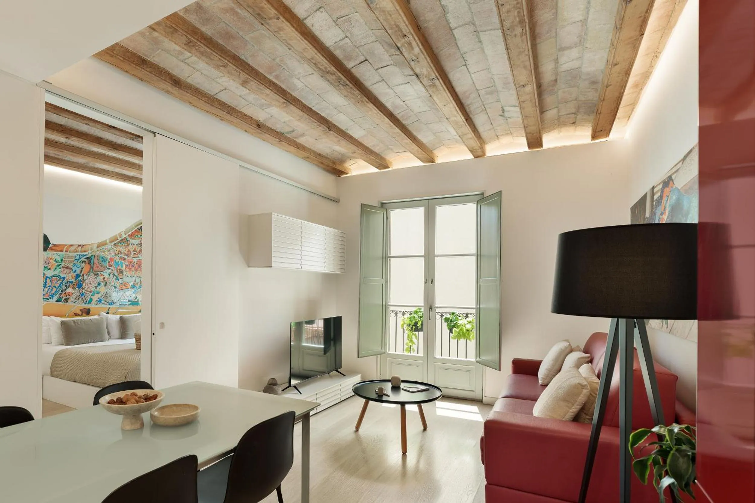 Communal lounge/ TV room in Ola Living Portaferrissa