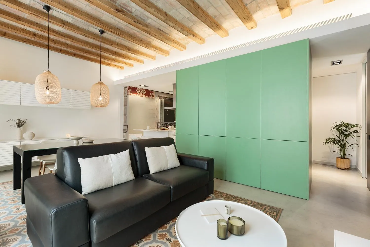 Communal lounge/ TV room in Ola Living Portaferrissa