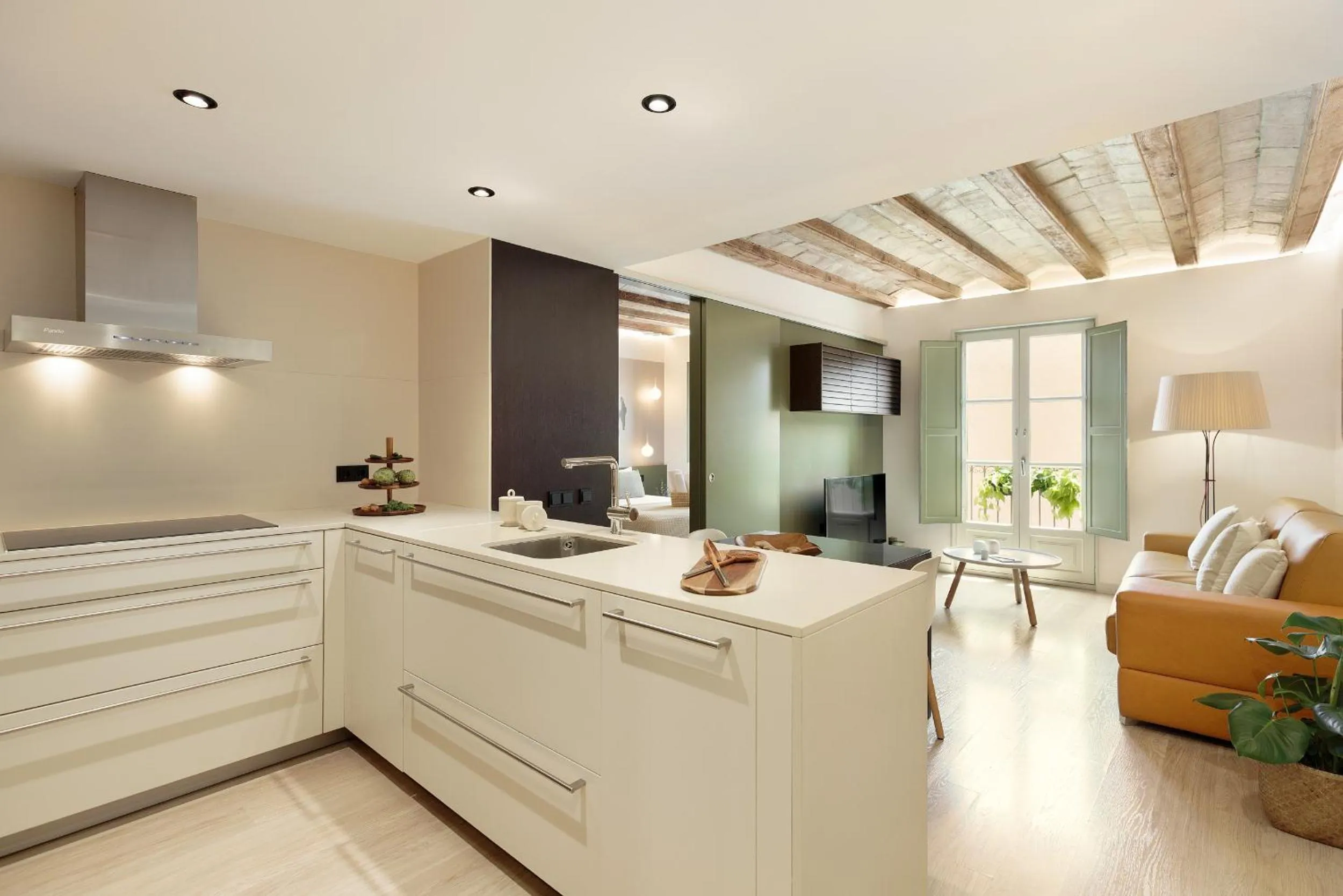 Dining area in Ola Living Portaferrissa