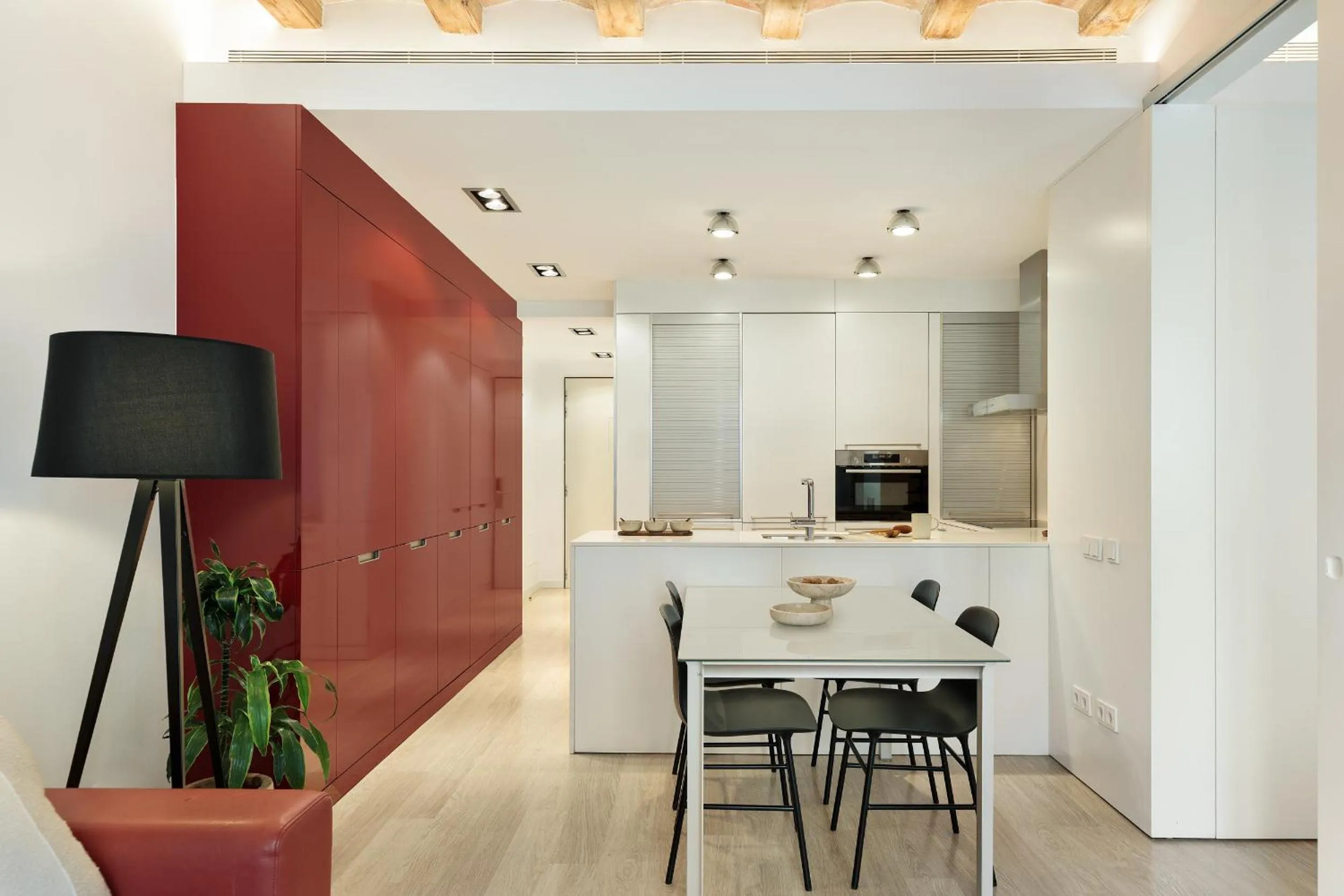 Dining area in Ola Living Portaferrissa