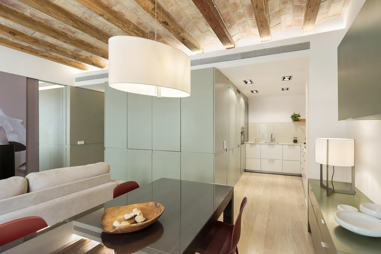 Dining area in Ola Living Portaferrissa