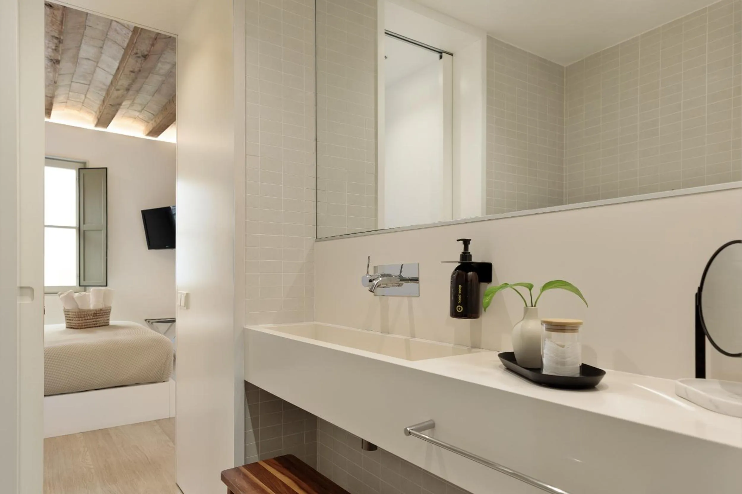 Bathroom in Ola Living Portaferrissa