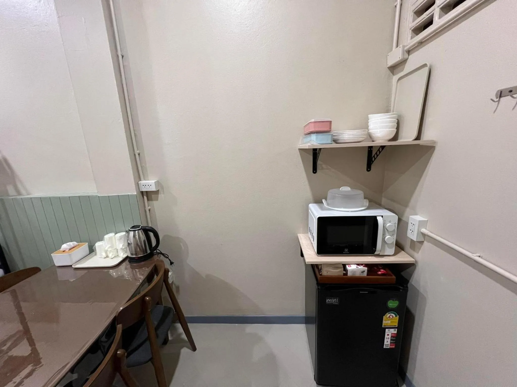 Achcha hotel - itsaraphap MRT station - Wat Arun