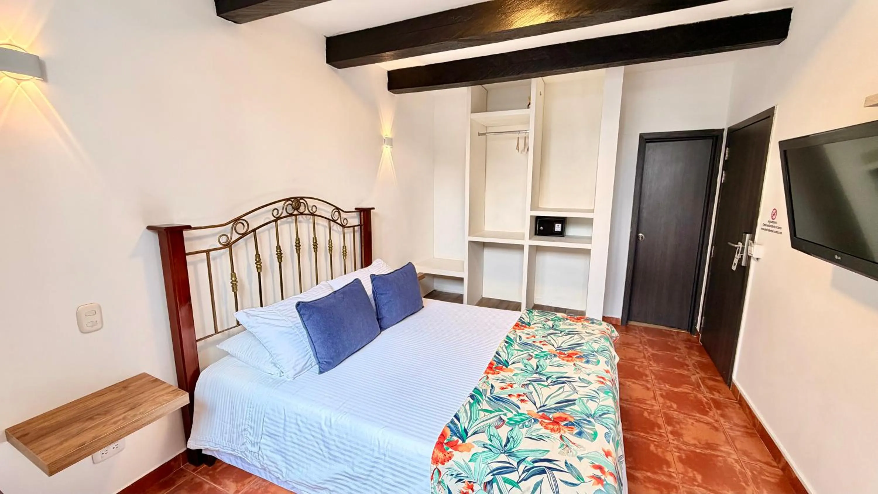 Photo of the whole room, Bed in Hotel El Mirador del Cocora