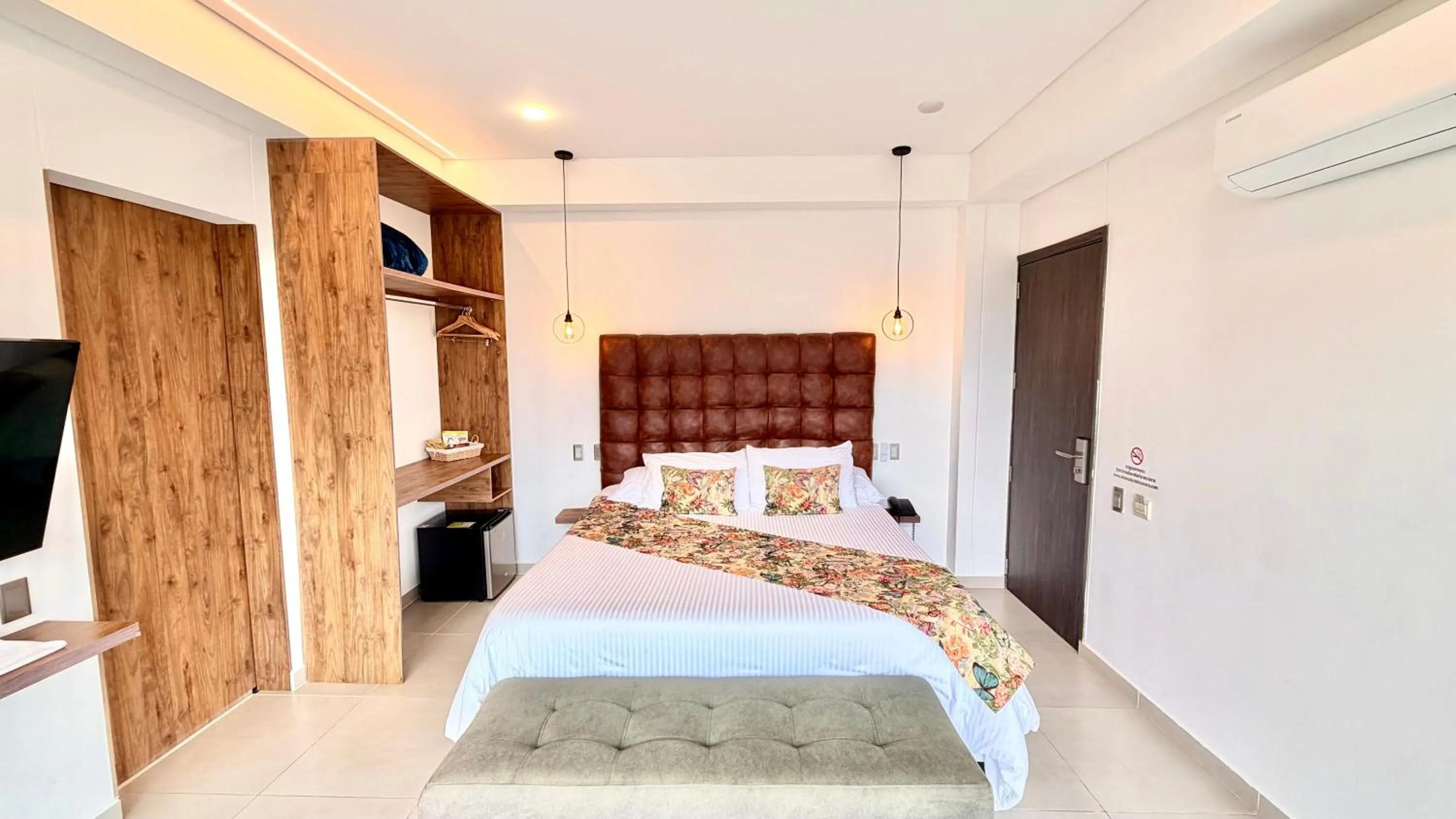 Photo of the whole room, Bed in Hotel El Mirador del Cocora