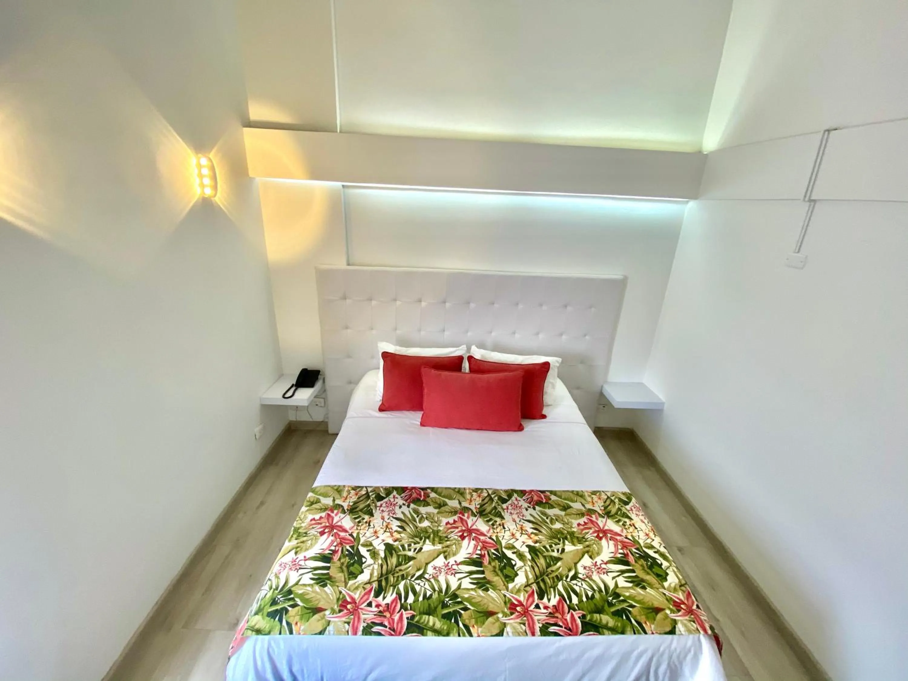 Photo of the whole room, Bed in Hotel El Mirador del Cocora