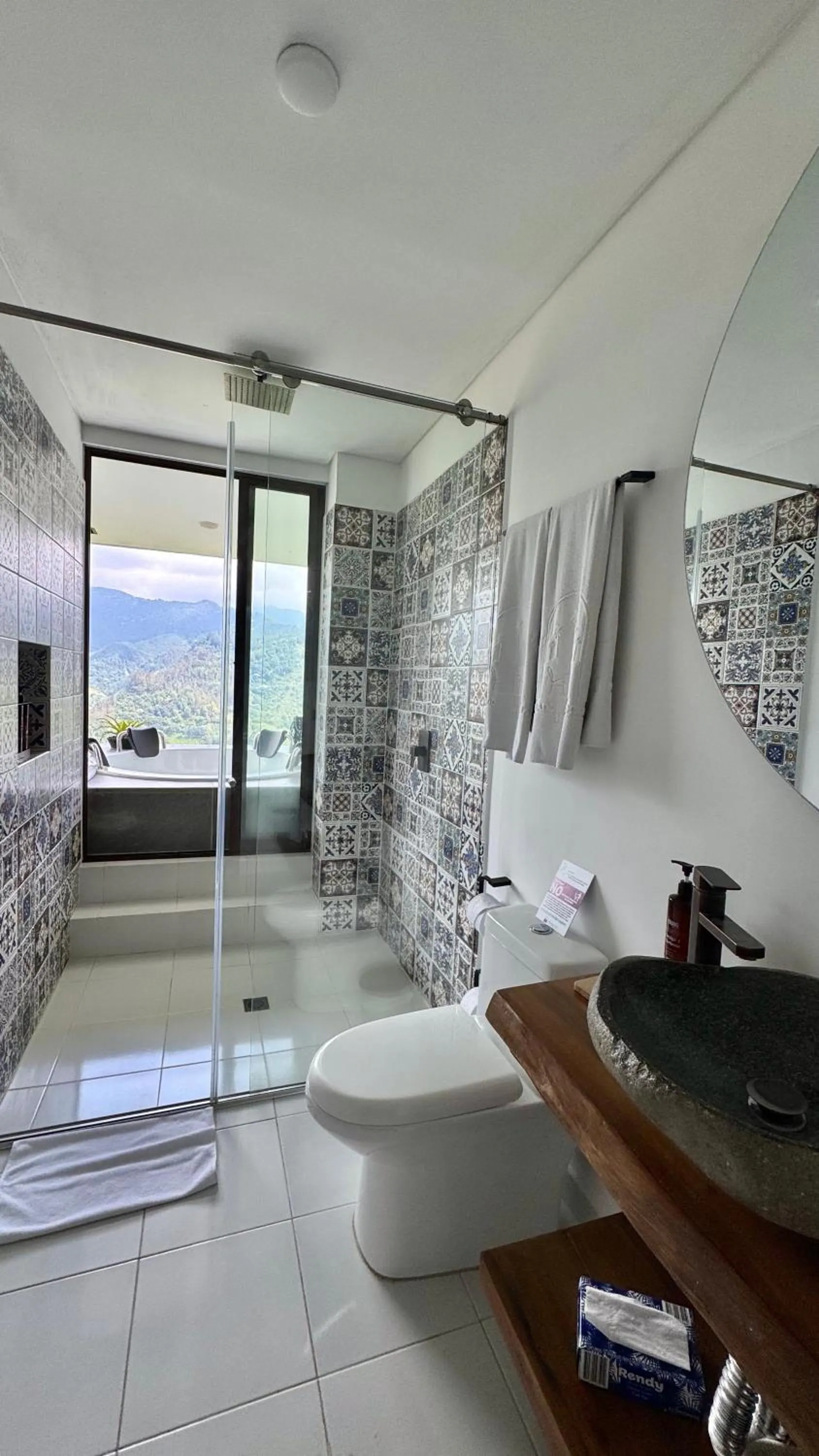 Bathroom in Hotel El Mirador del Cocora