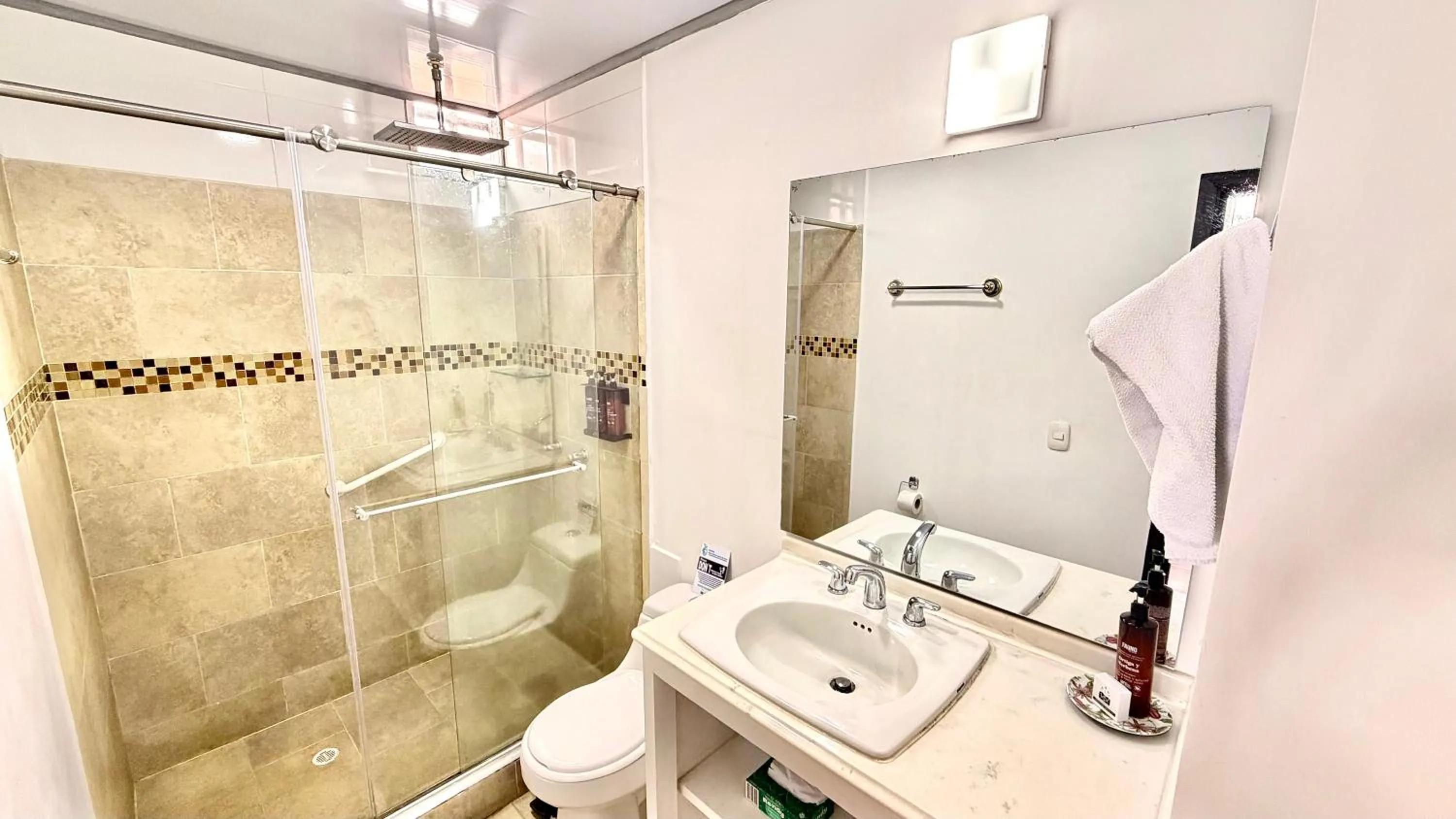 Bathroom in Hotel El Mirador del Cocora