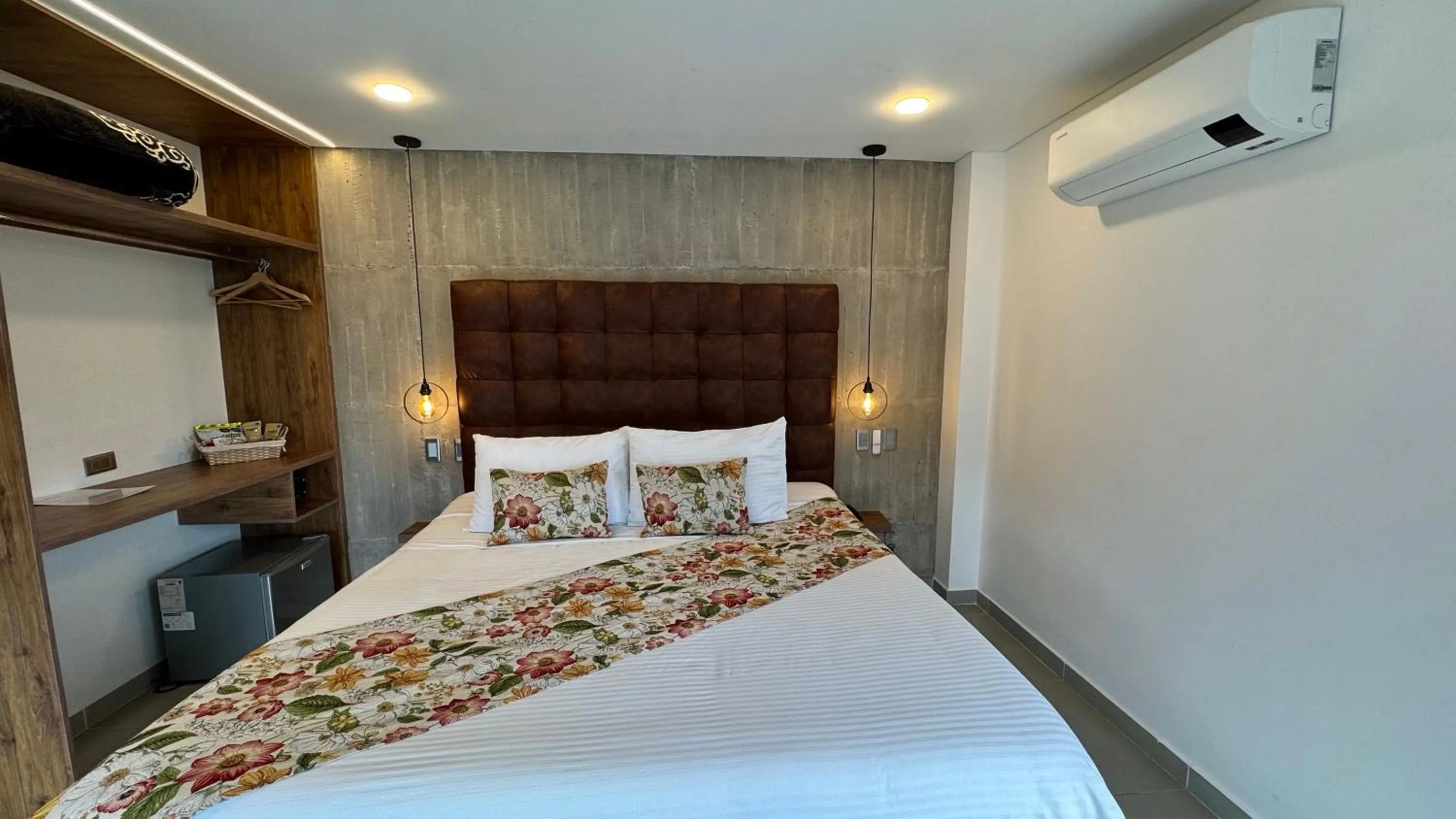 Photo of the whole room, Bed in Hotel El Mirador del Cocora