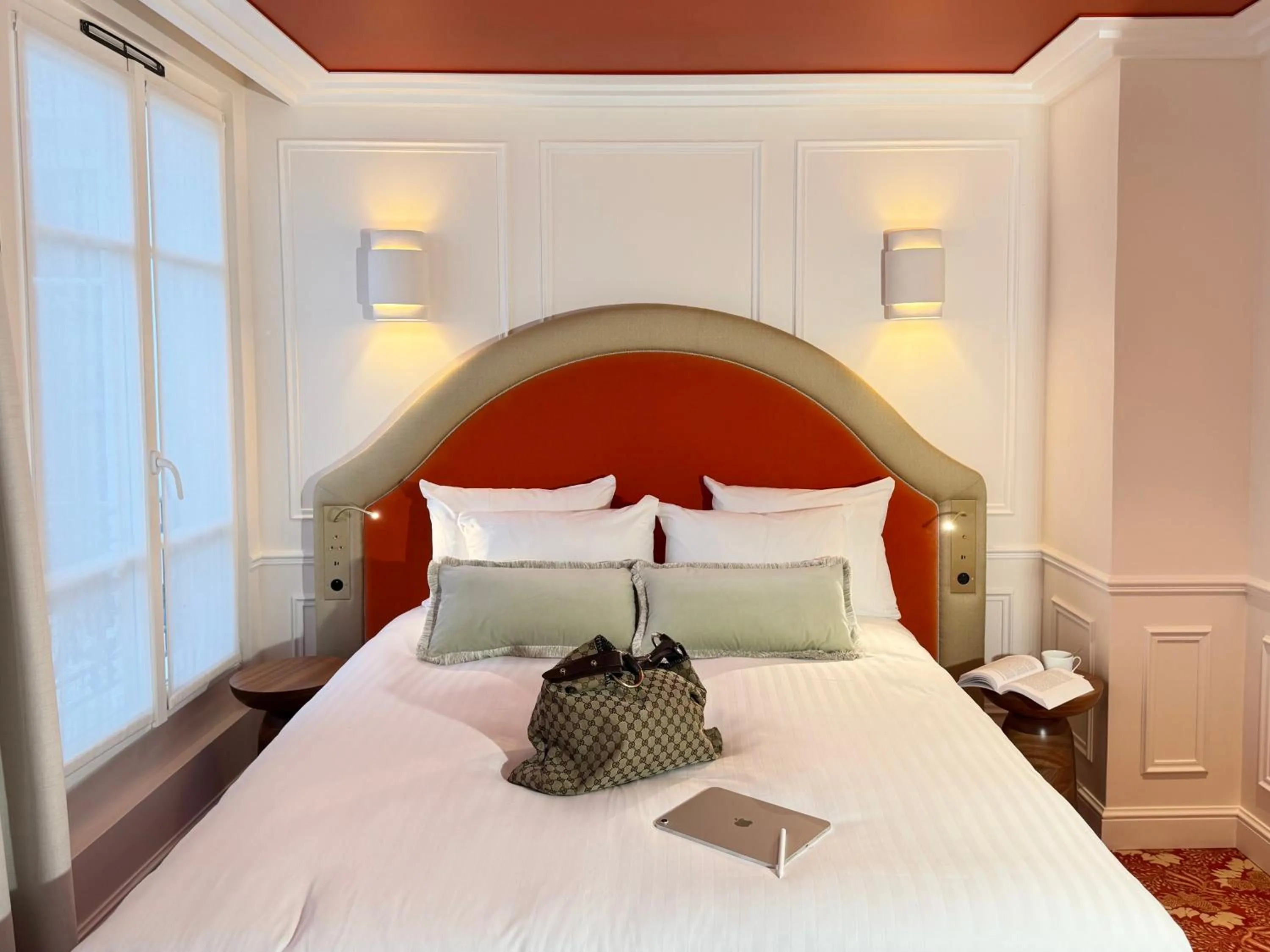 Bedroom, Bed in Hôtel Almarine Eiffel by Malone