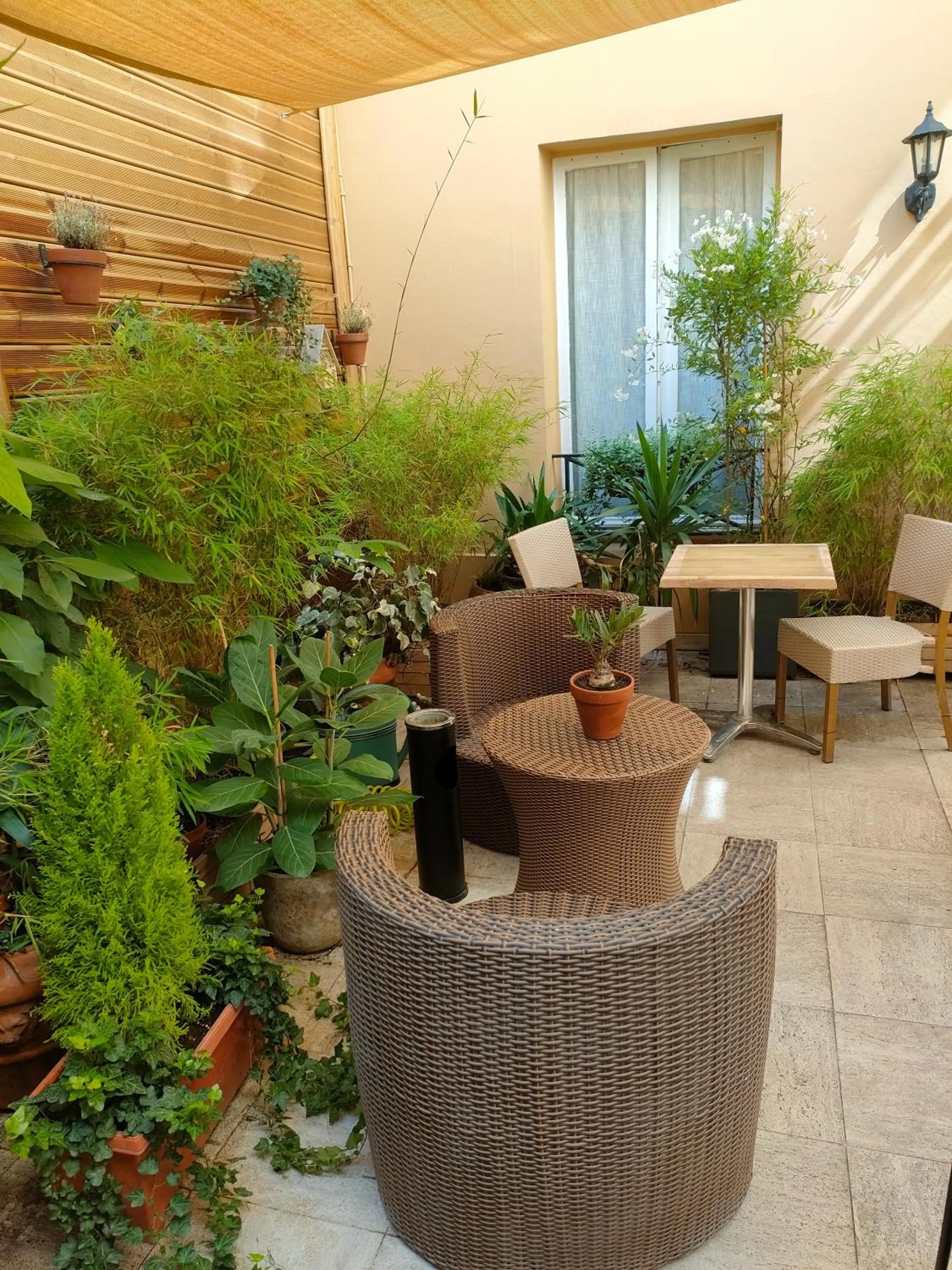 Patio in Hôtel de l'Alma by Malone