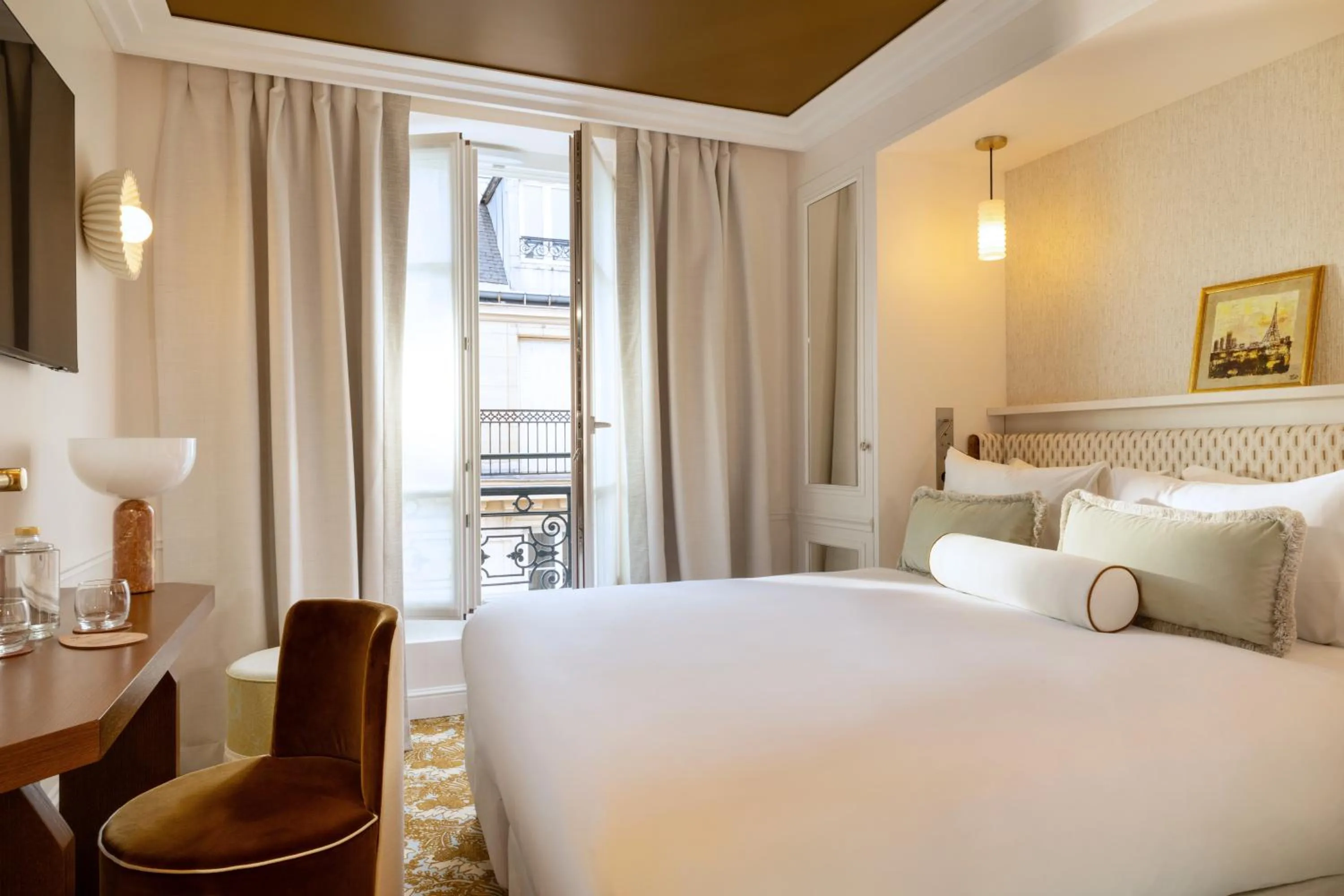 Bedroom, Bed in Almarine Eiffel Hotel & Spa by Malone