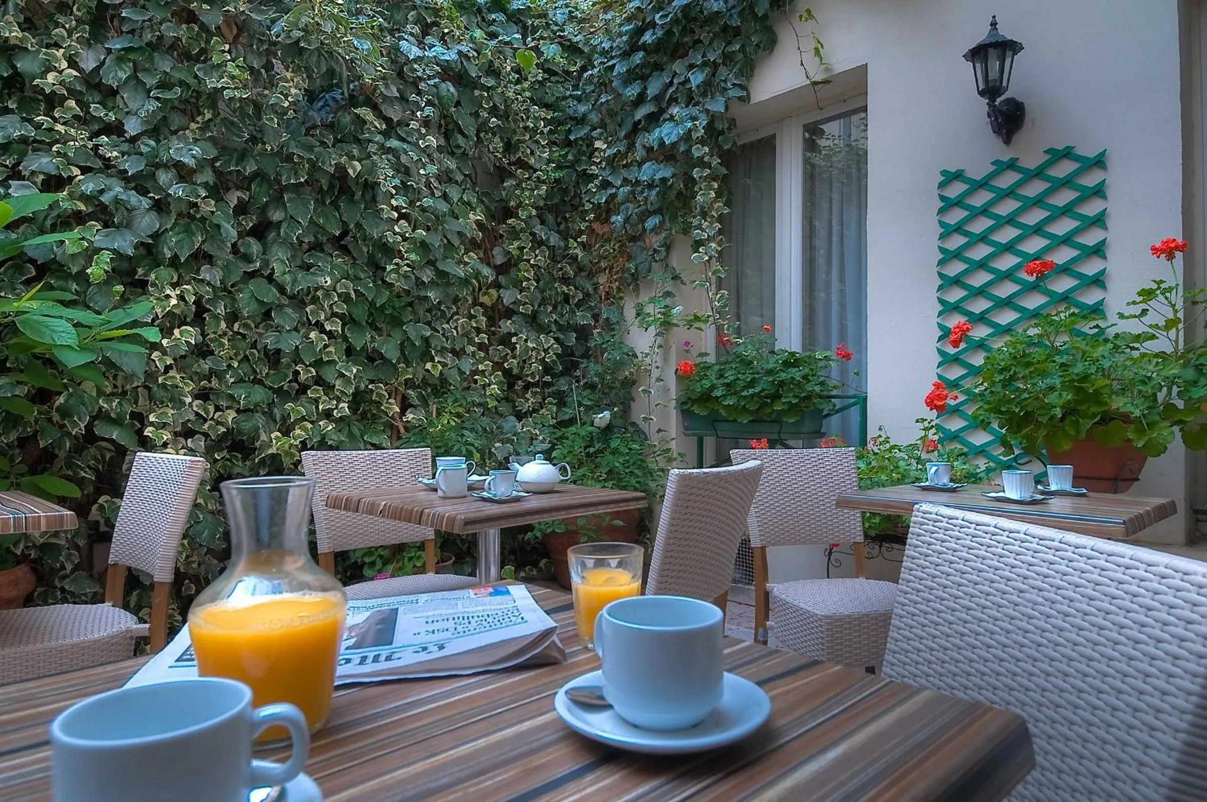 Balcony/Terrace in Hôtel de l'Alma by Malone