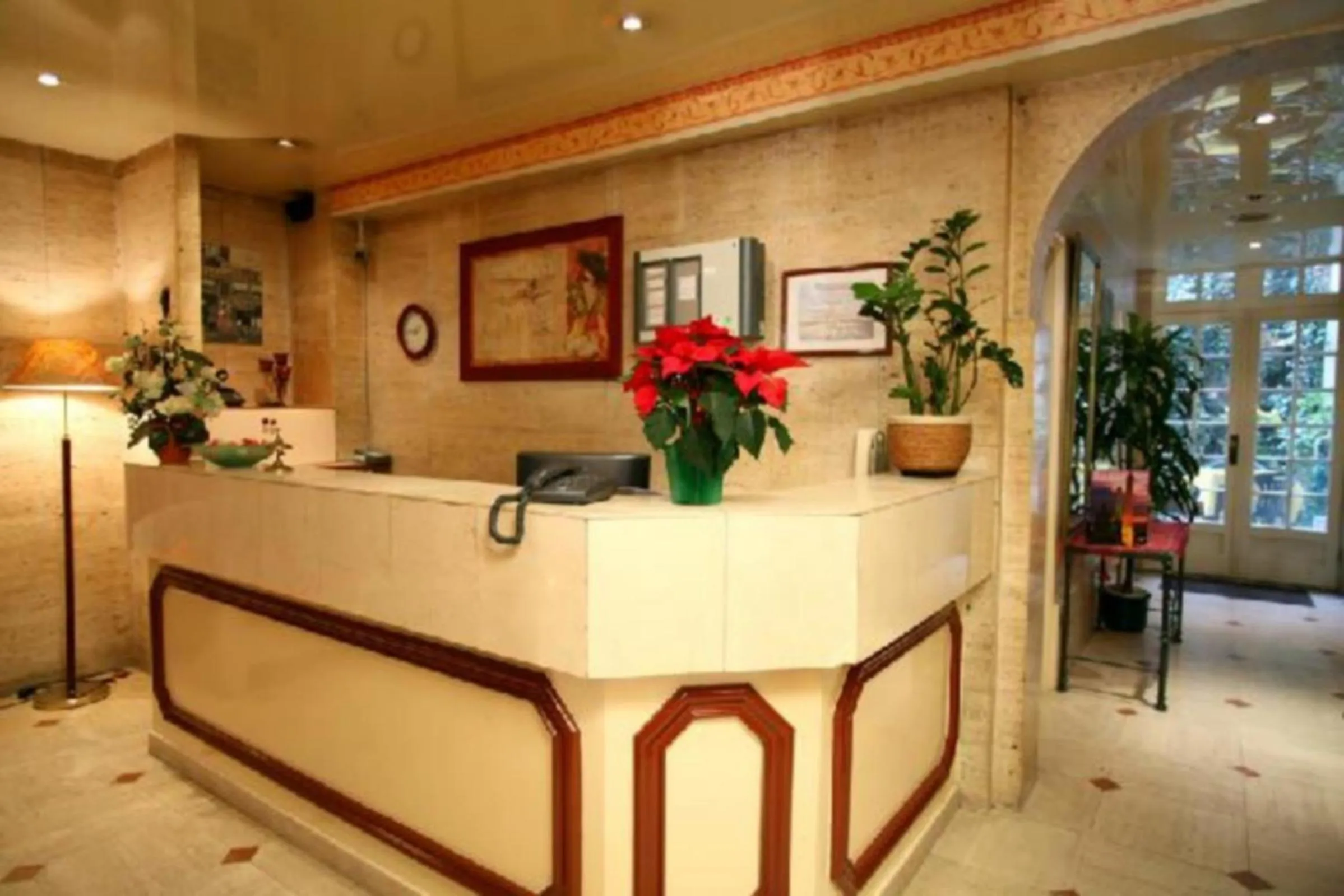 Lobby or reception in Hôtel de l'Alma by Malone