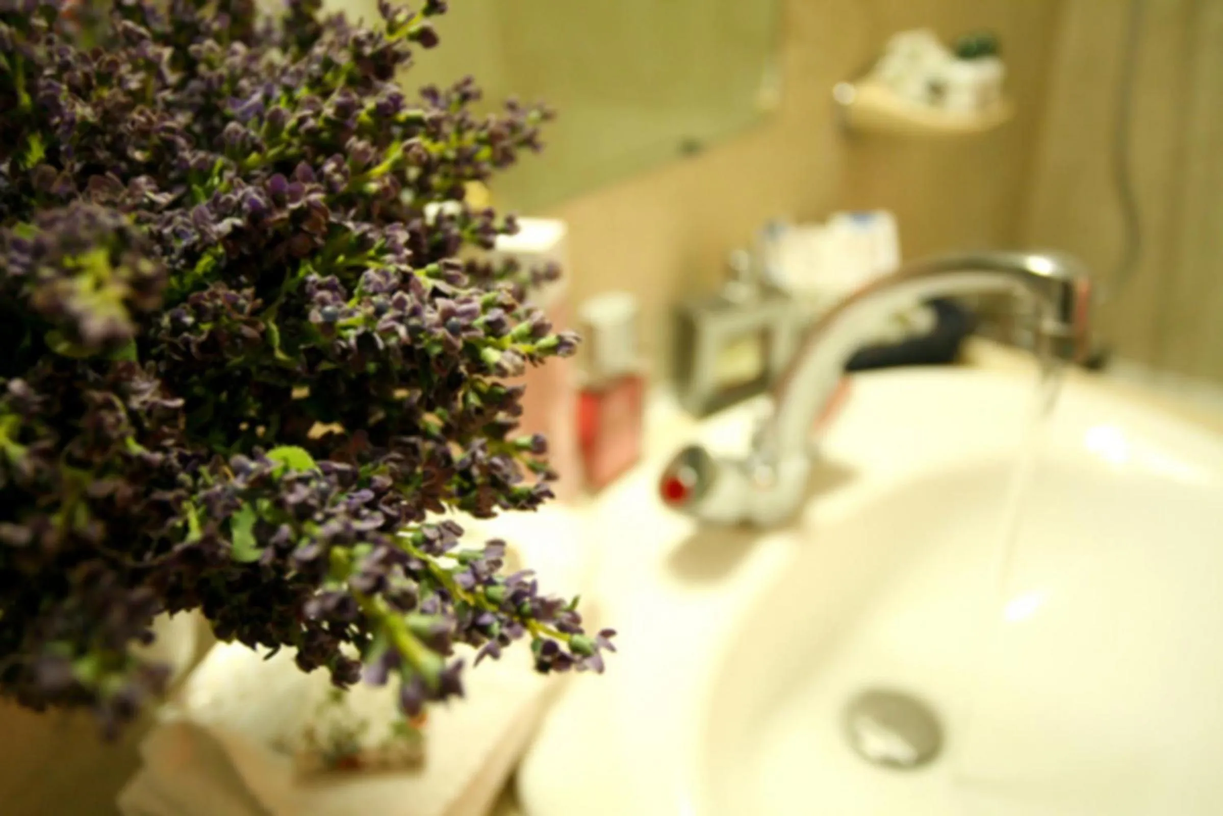 Bathroom in Hôtel de l'Alma by Malone