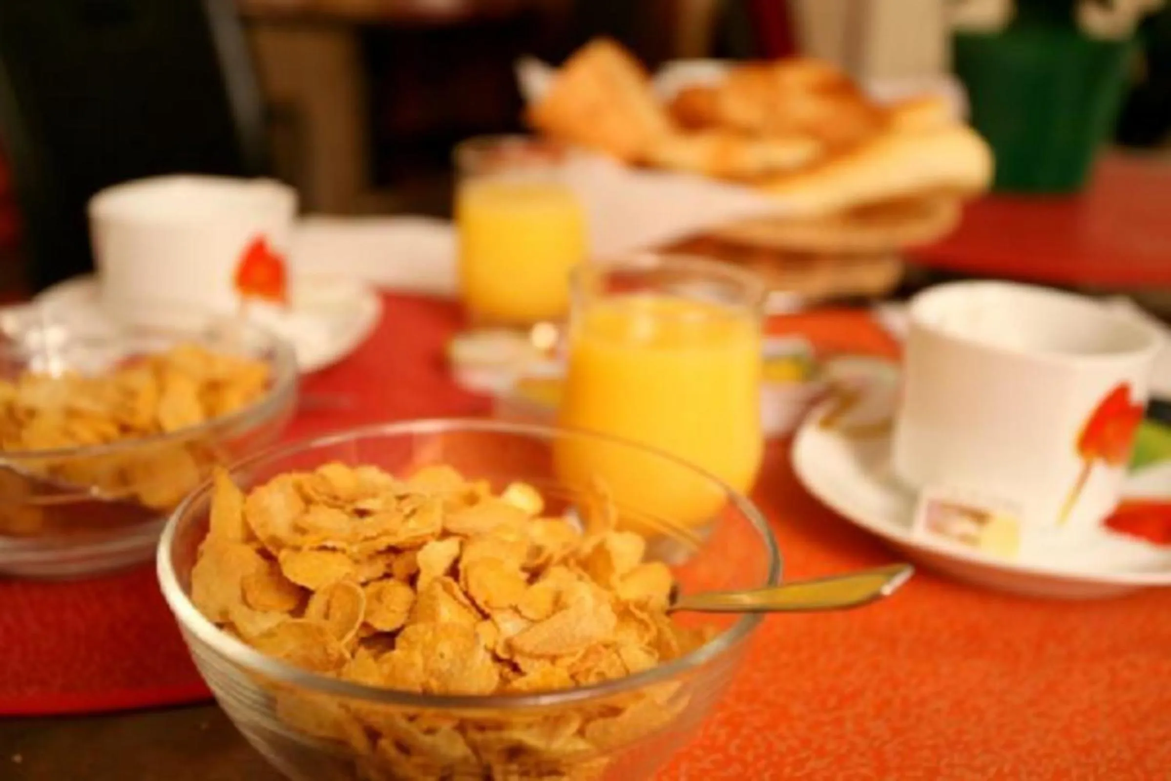 Food and drinks in Hôtel de l'Alma by Malone