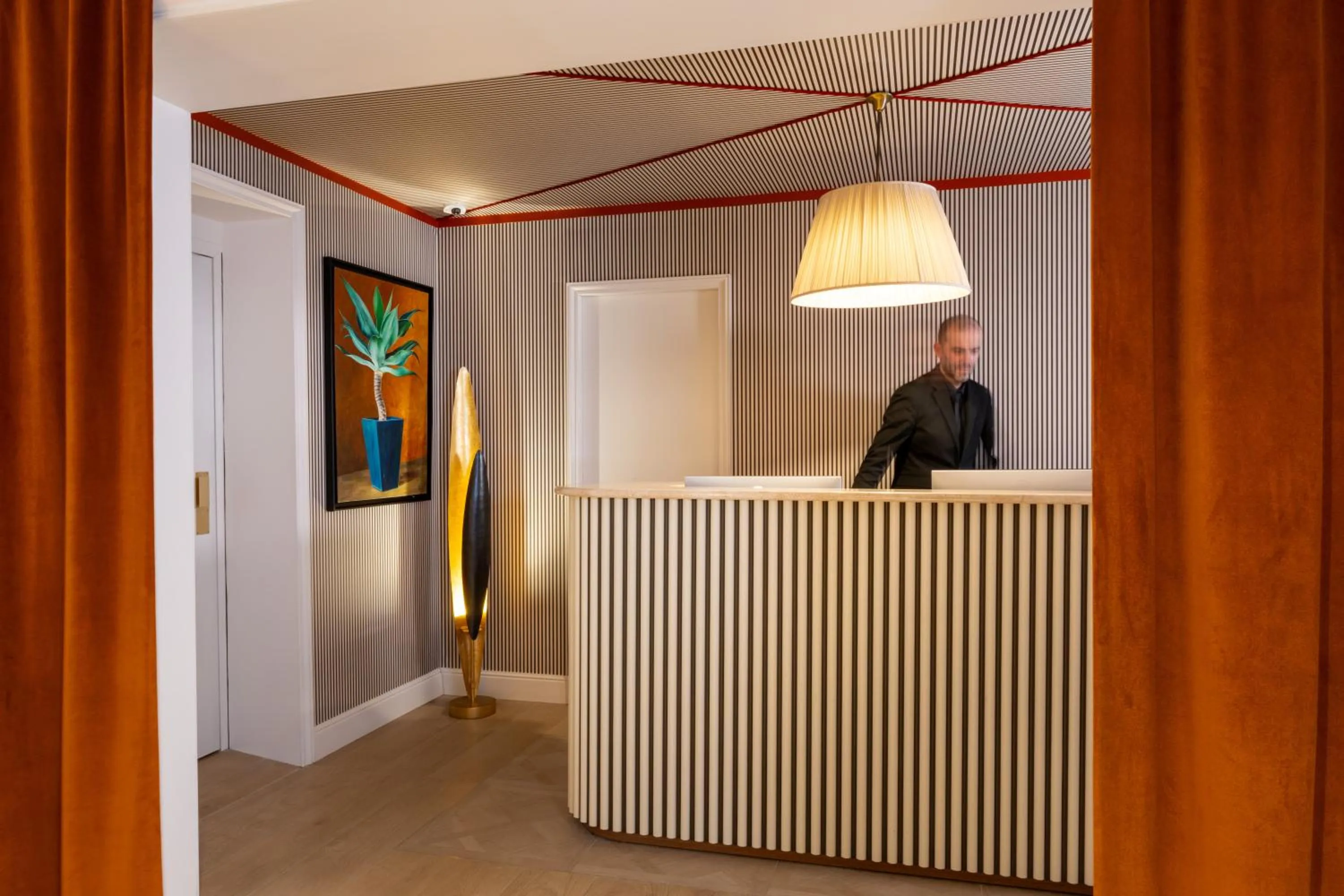 Lobby or reception in Almarine Eiffel Hotel & Spa by Malone