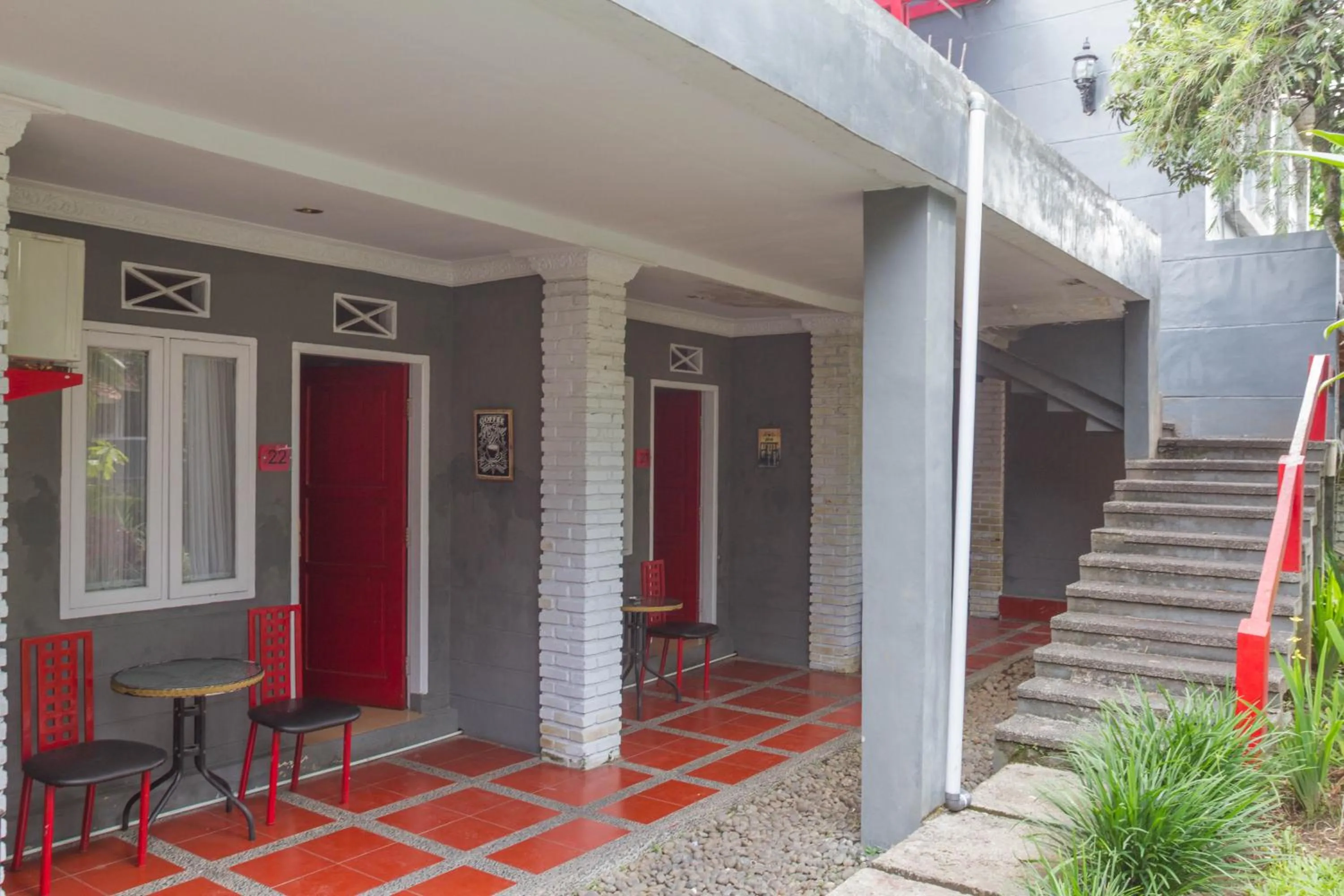 Facade/entrance in RedDoorz Plus @ Otista Garut