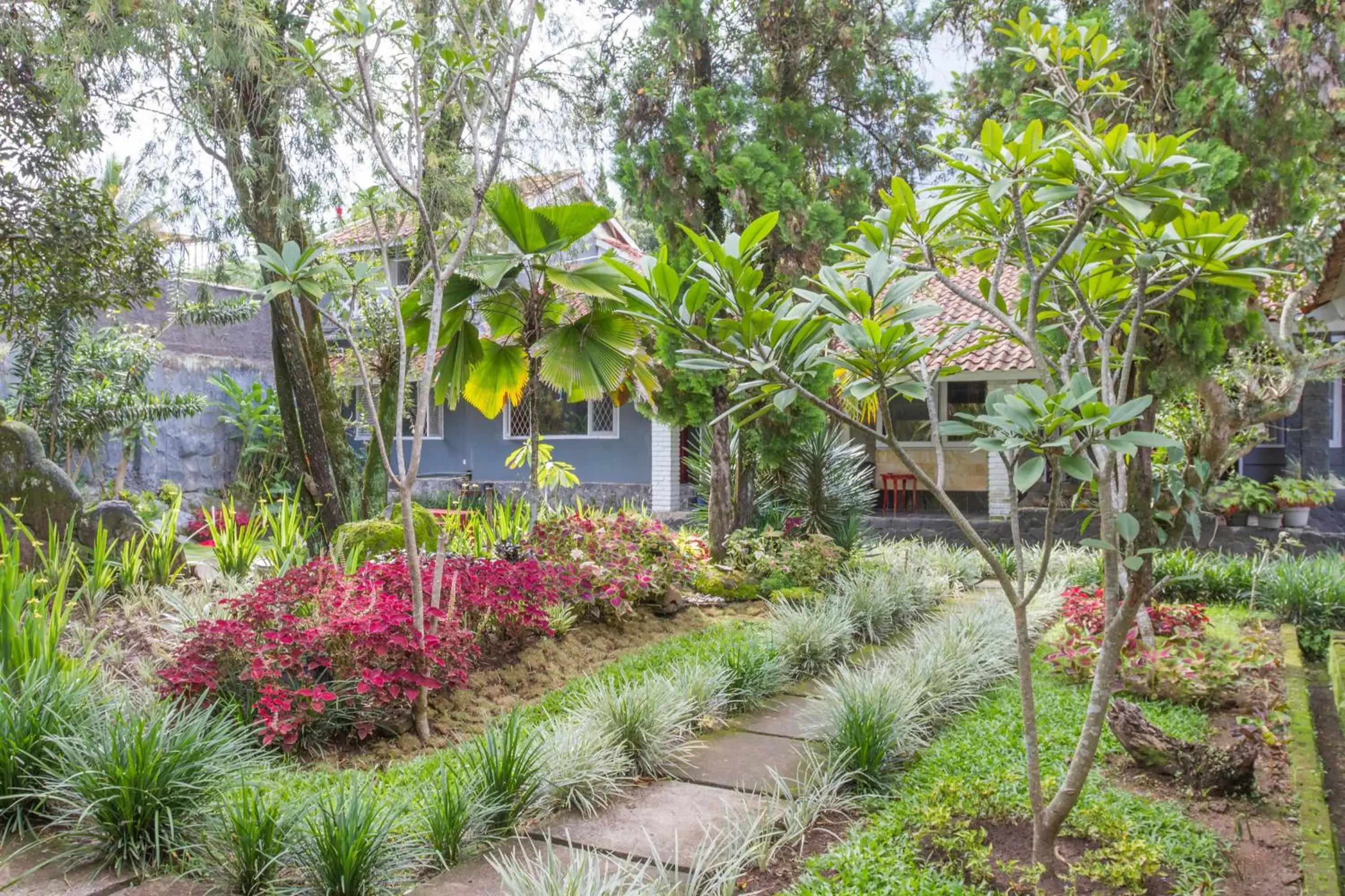 Property building in RedDoorz Plus @ Otista Garut Property building in RedDoorz Plus @ Otista Garut