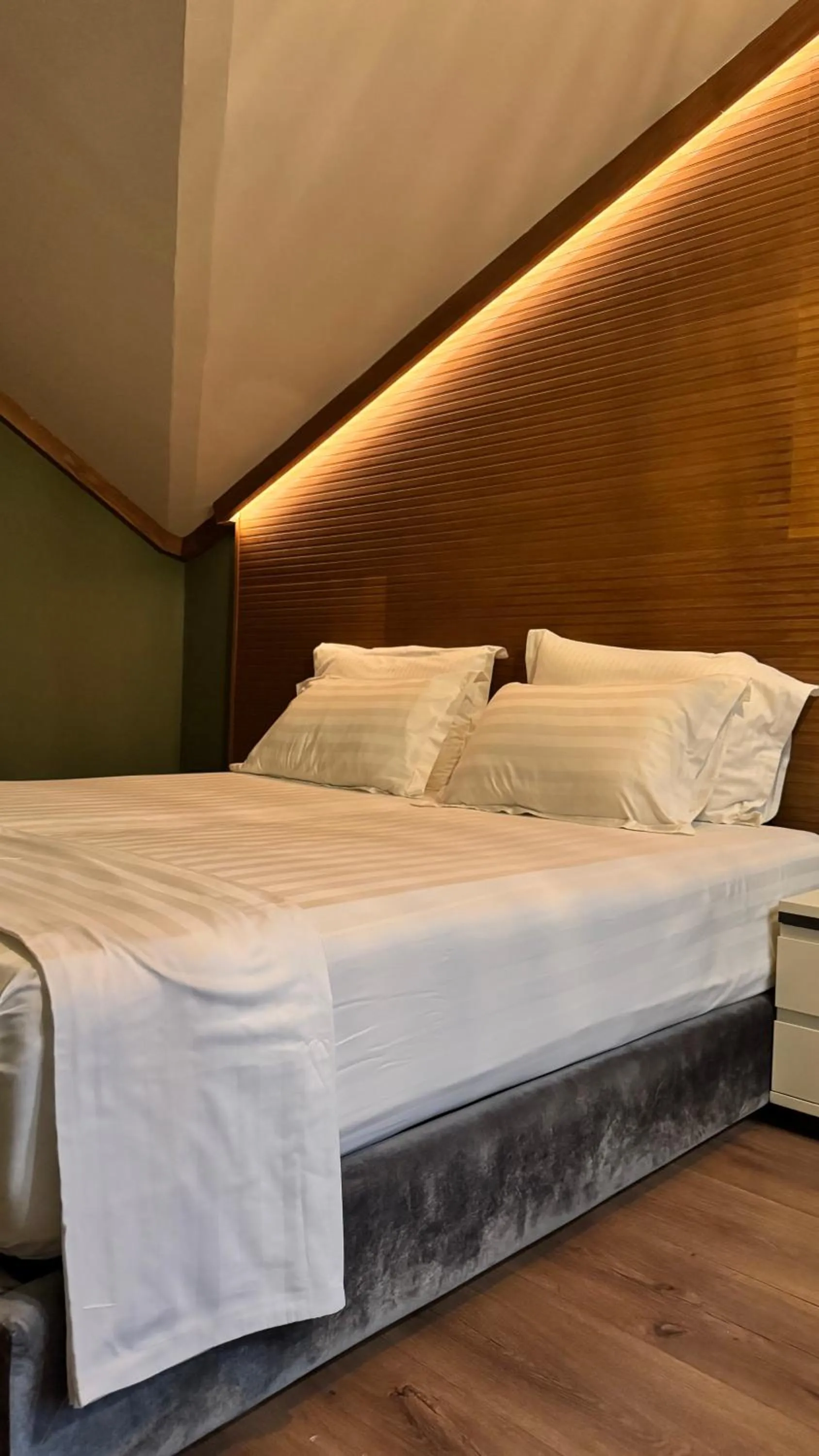 Bedroom, Bed in Chateau Fasel