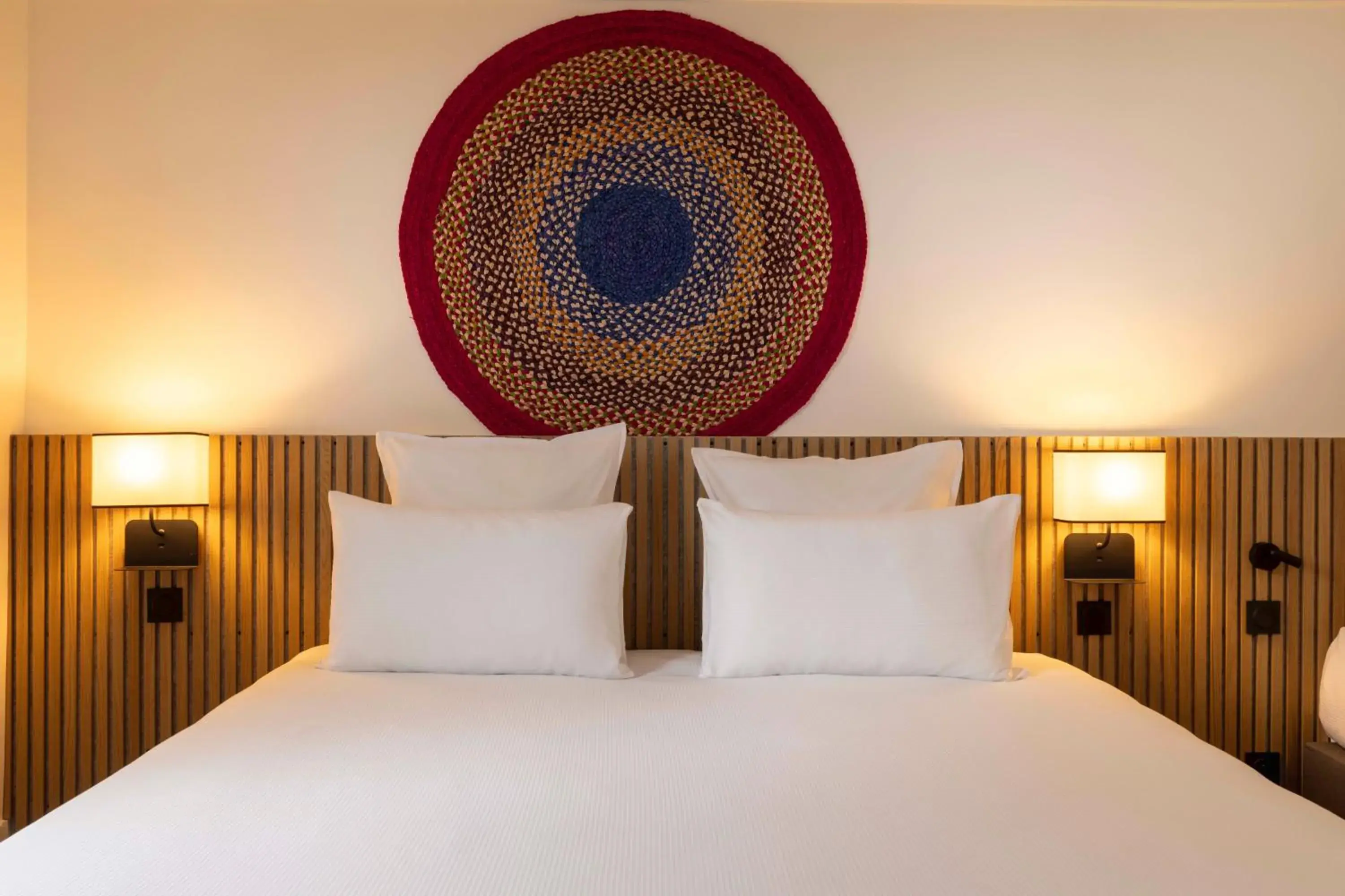 Korner Louvre Korner Louvre