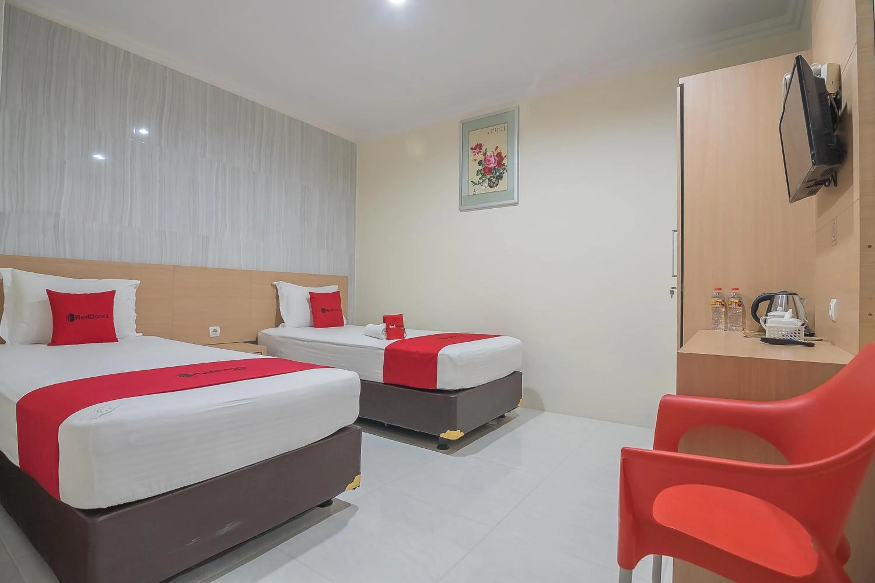 Bed in RedDoorz near MT Haryono Semarang