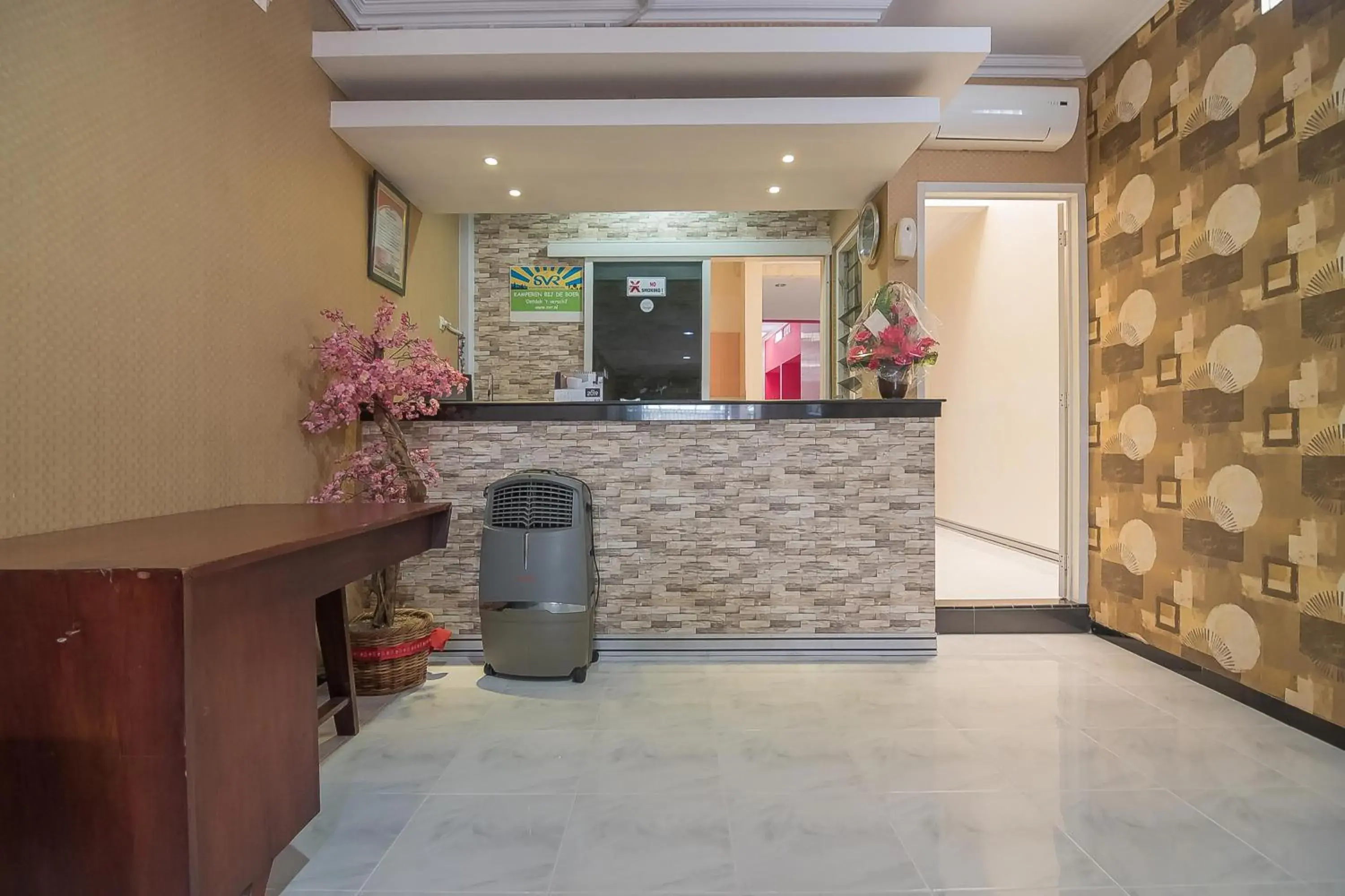 RedDoorz near MT Haryono Semarang RedDoorz near MT Haryono Semarang