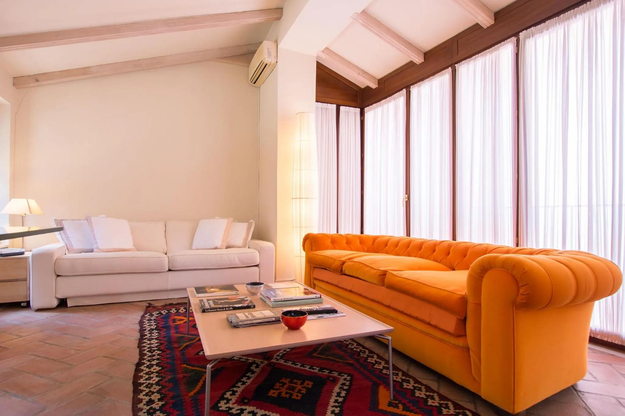 Living room in Oriental Apartment Gardens Views 2 pax