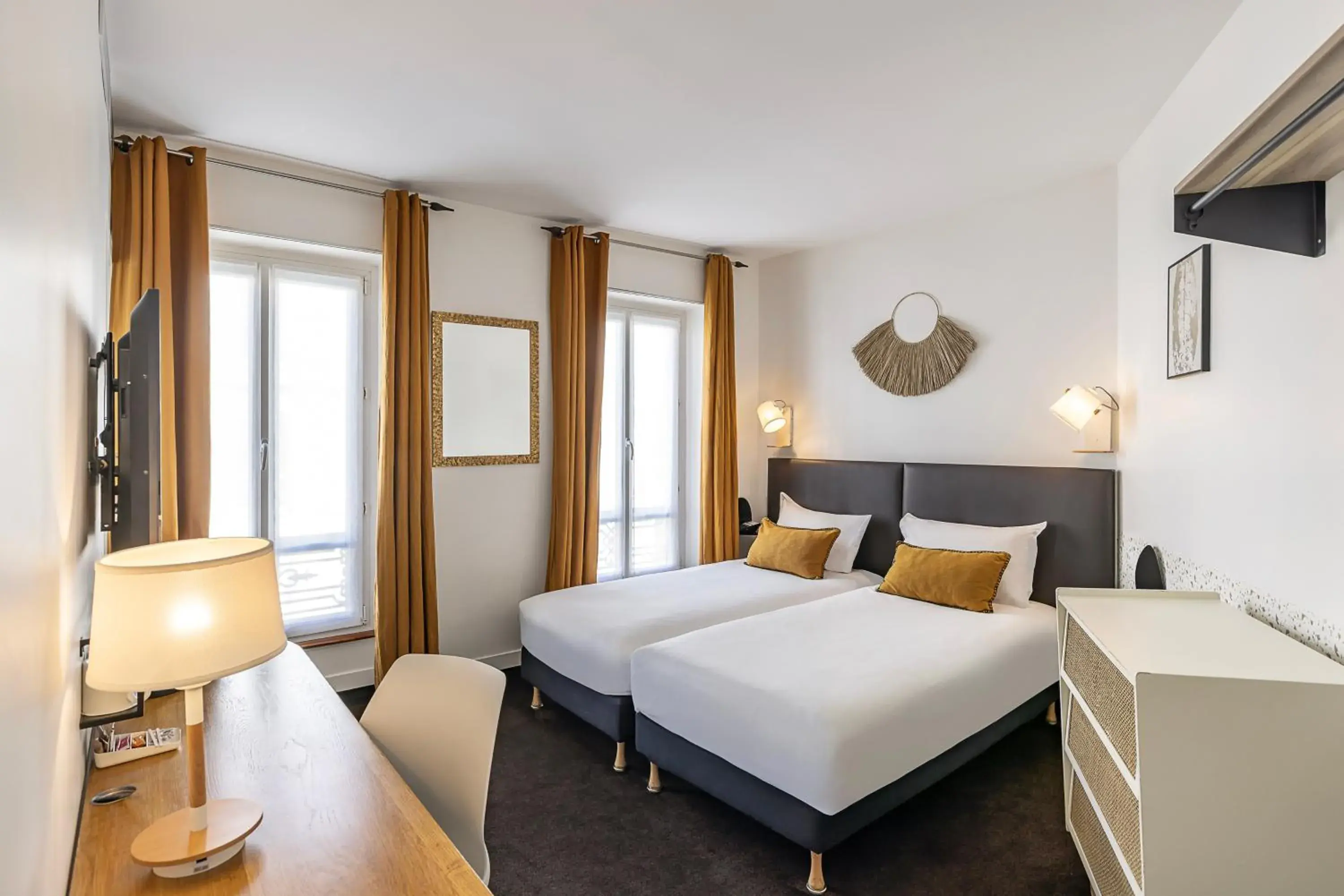 Nearby landmark, Bed in Best Western Aramis Saint Germain Nearby landmark, Bed in Best Western Aramis Saint Germain