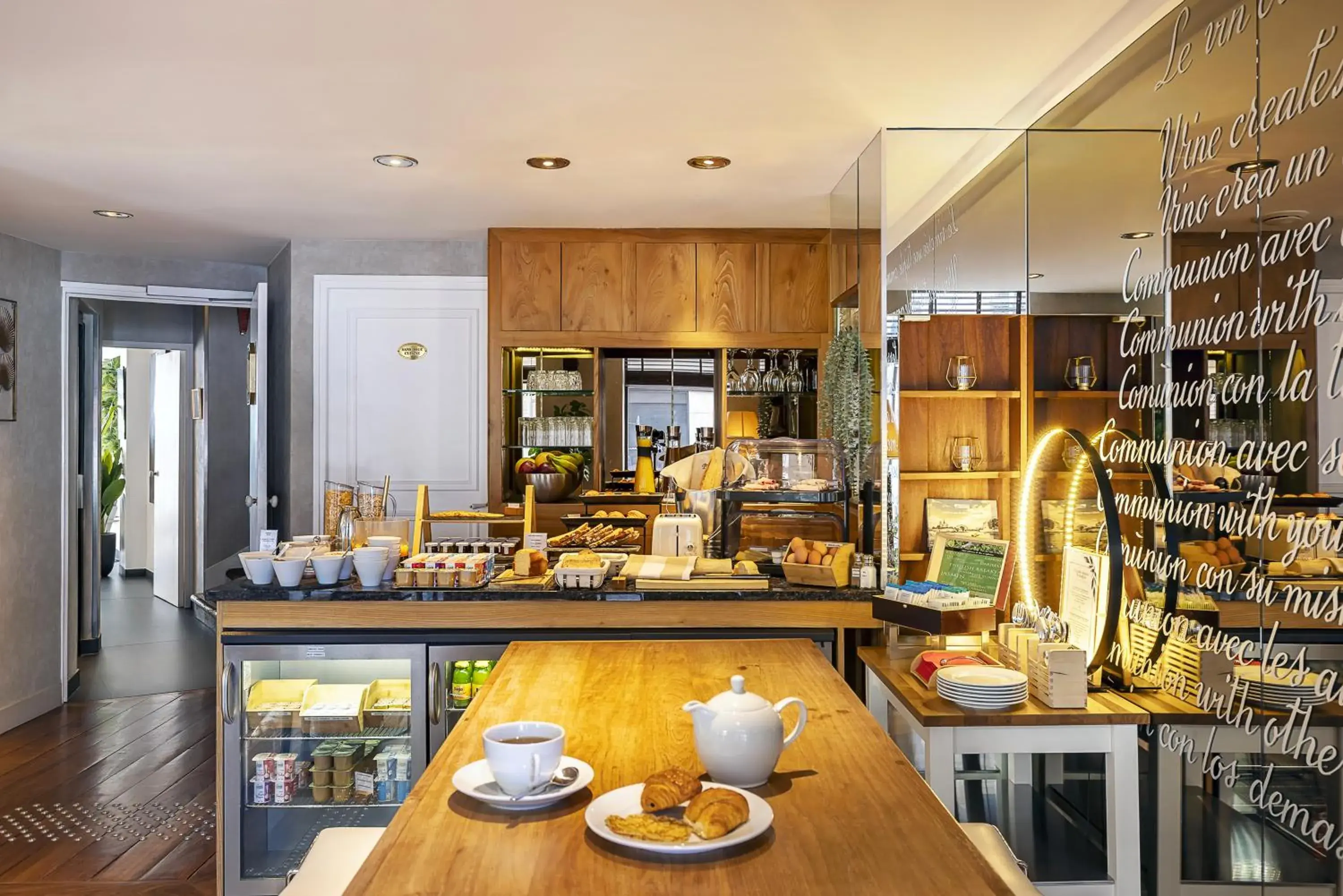 Lounge or bar in Best Western Aramis Saint Germain Lounge or bar in Best Western Aramis Saint Germain