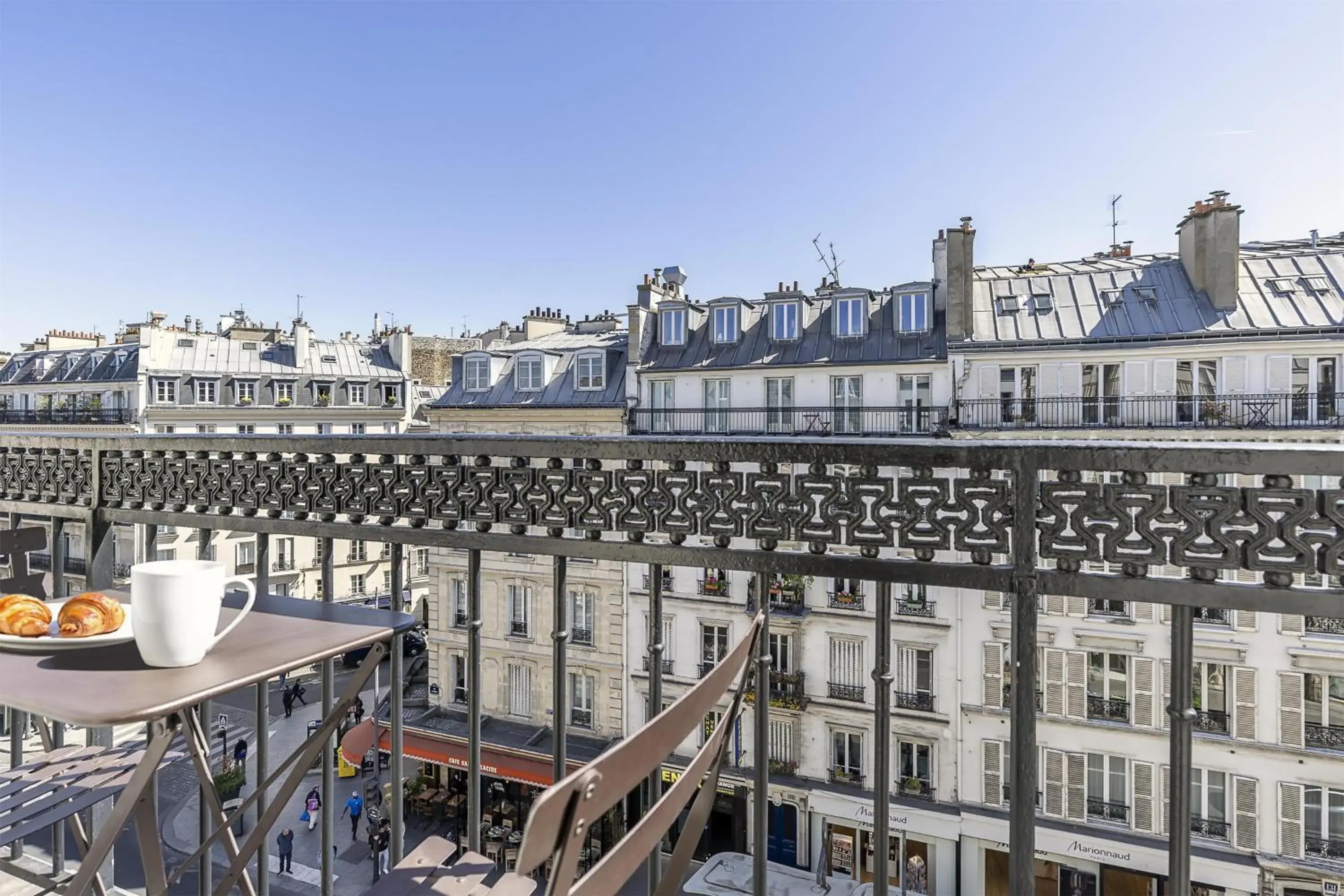 Bedroom in Best Western Aramis Saint Germain Bedroom in Best Western Aramis Saint Germain