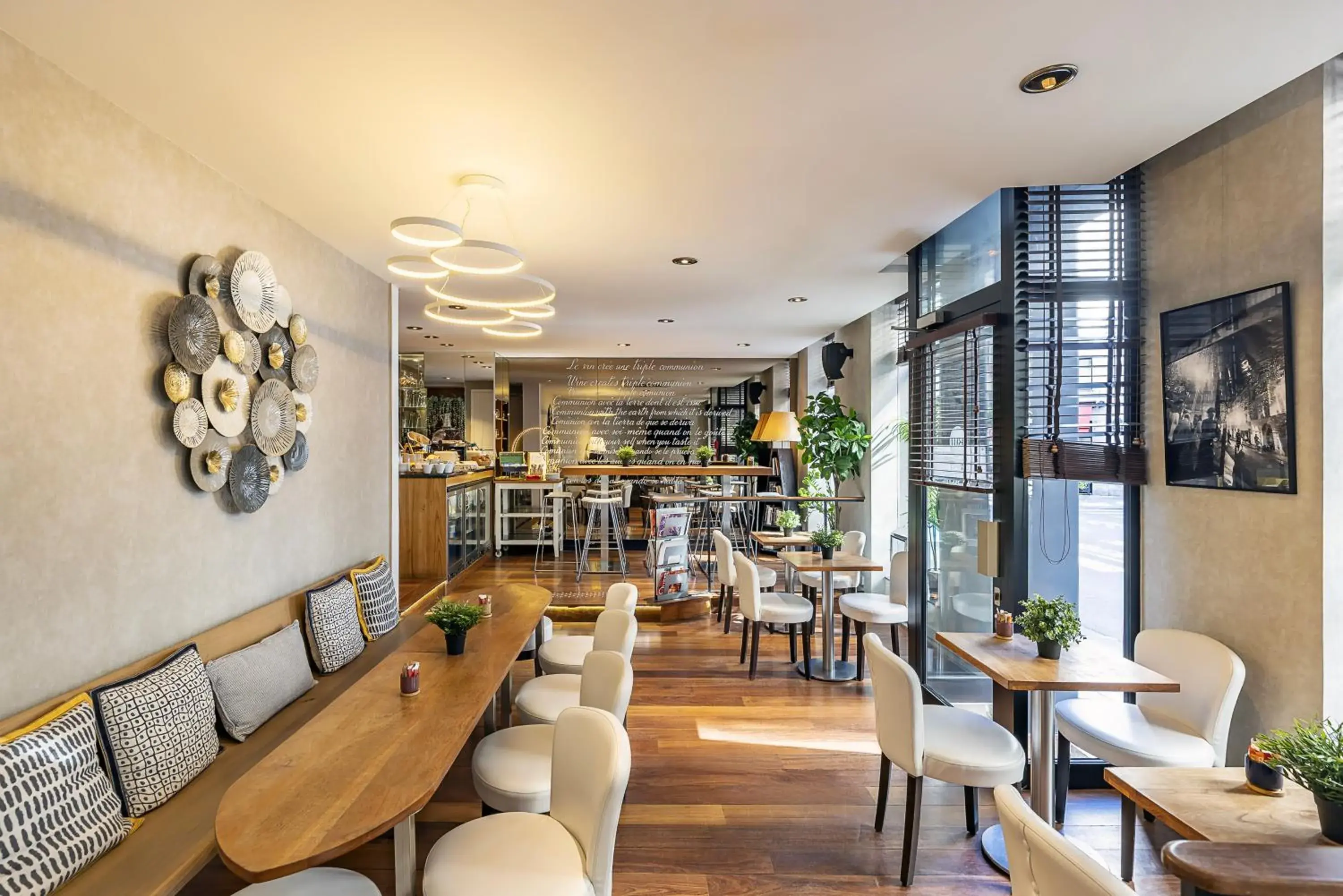 Lounge or bar in Best Western Aramis Saint Germain Lounge or bar in Best Western Aramis Saint Germain