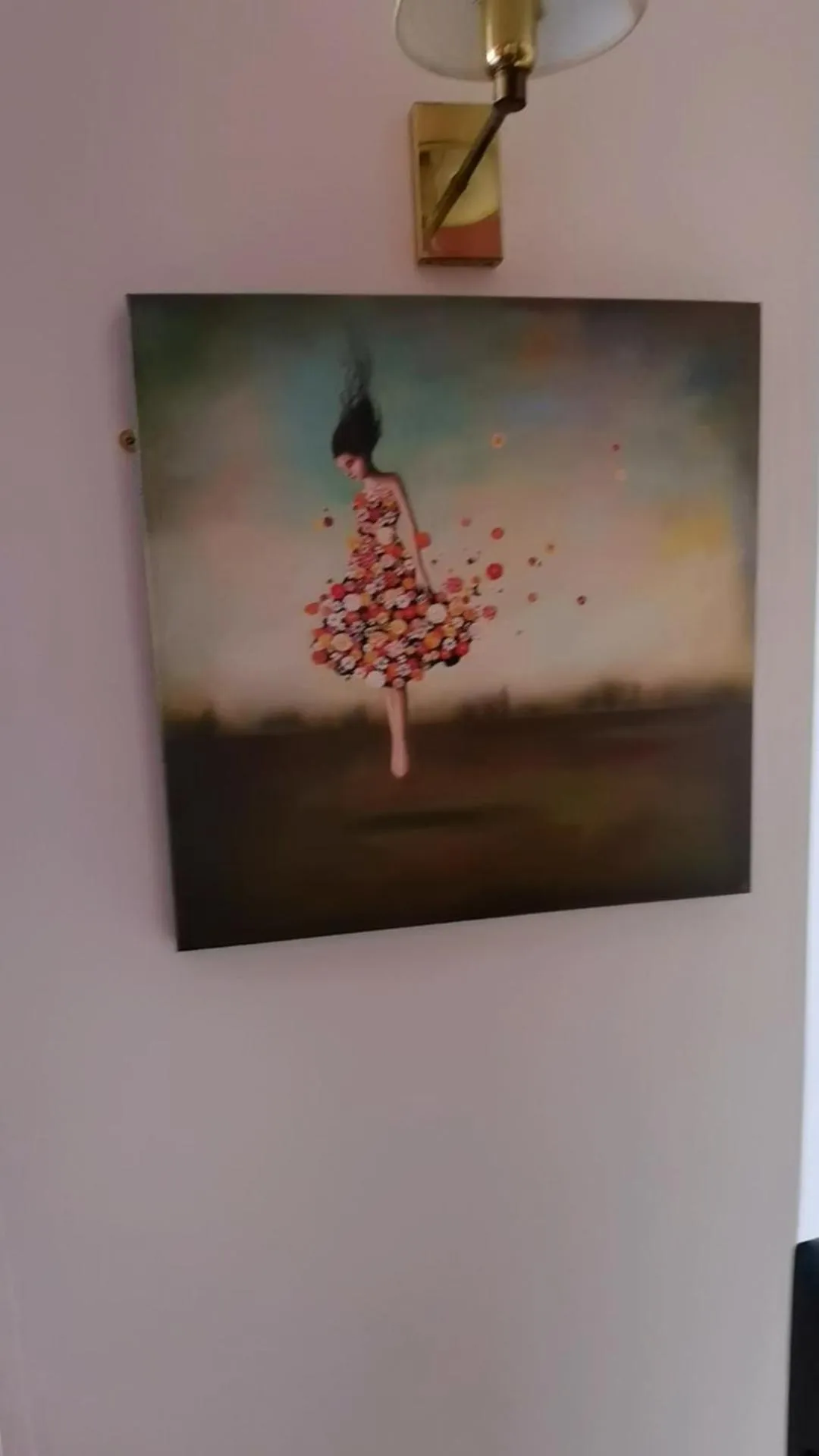 TV/Entertainment Center in Regency Hotel