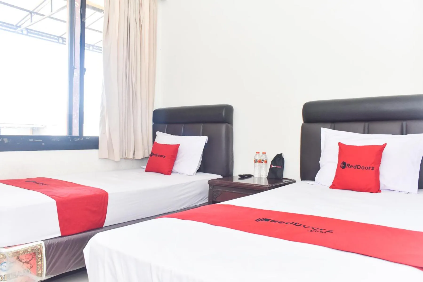 Bed in RedDoorz near Alun Alun Wonosobo