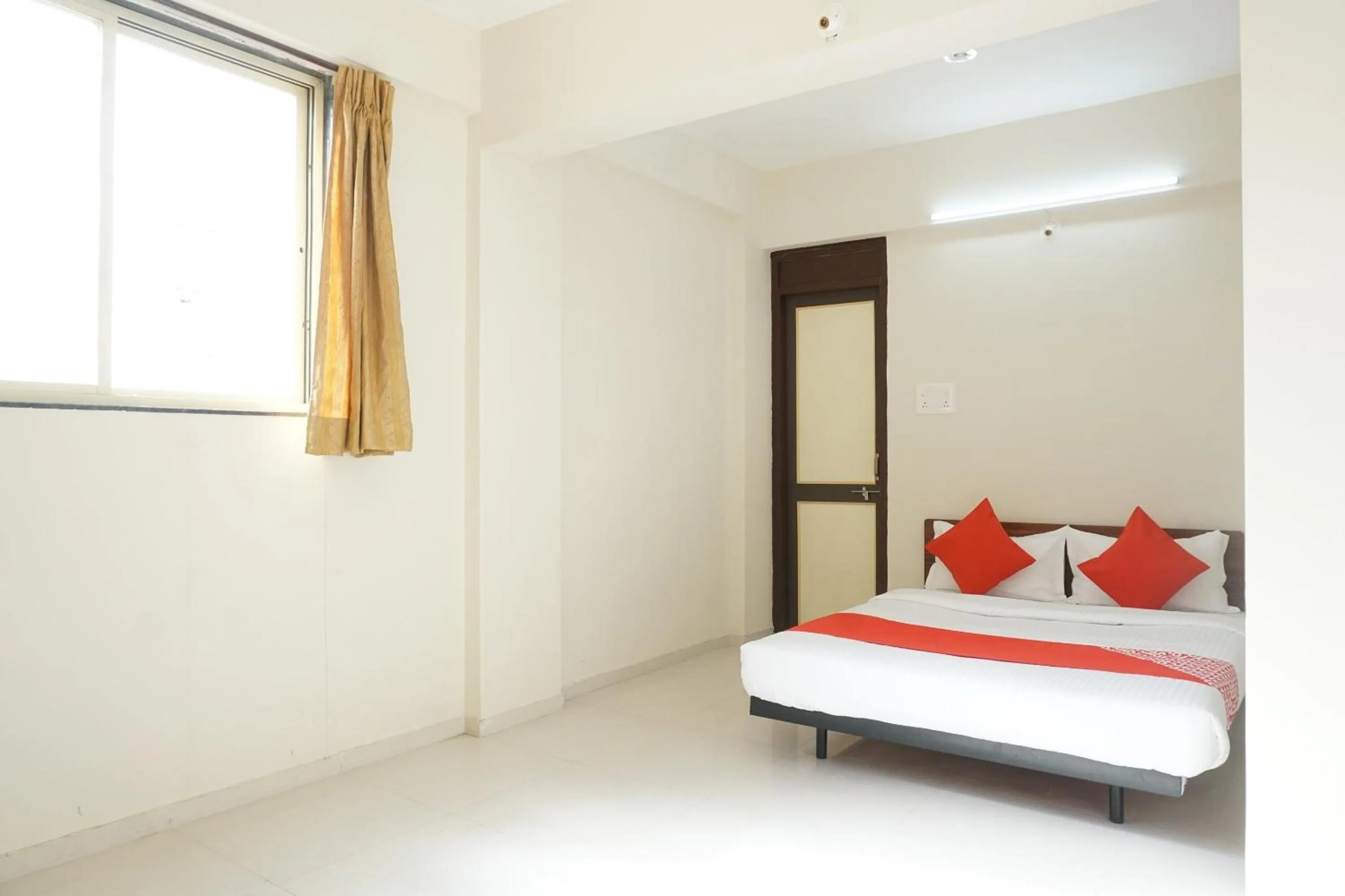 Bedroom, Bed in Super Hotel O Arusai