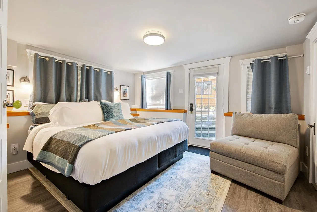 Bedroom, Bed in The Ivy on Parker Guest House