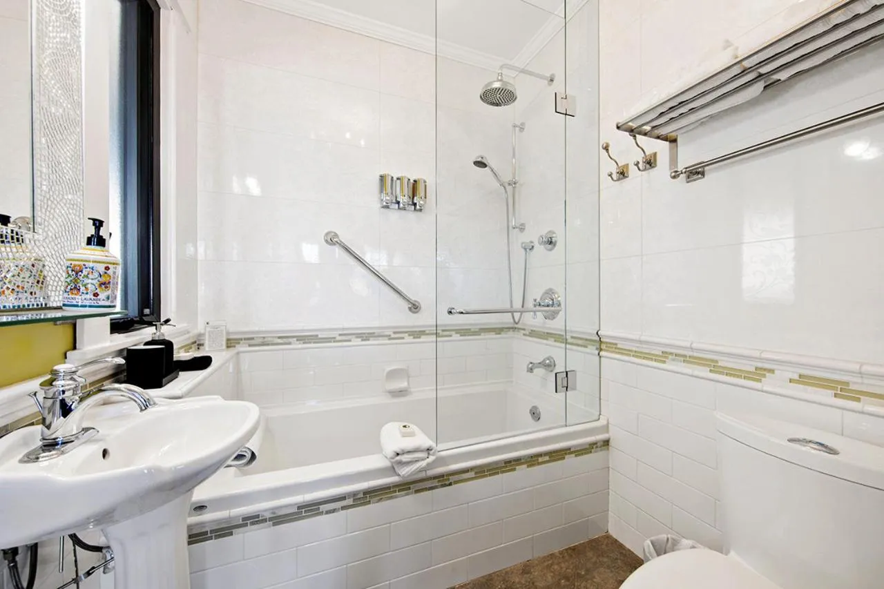Bathroom in The Ivy on Parker Guest House