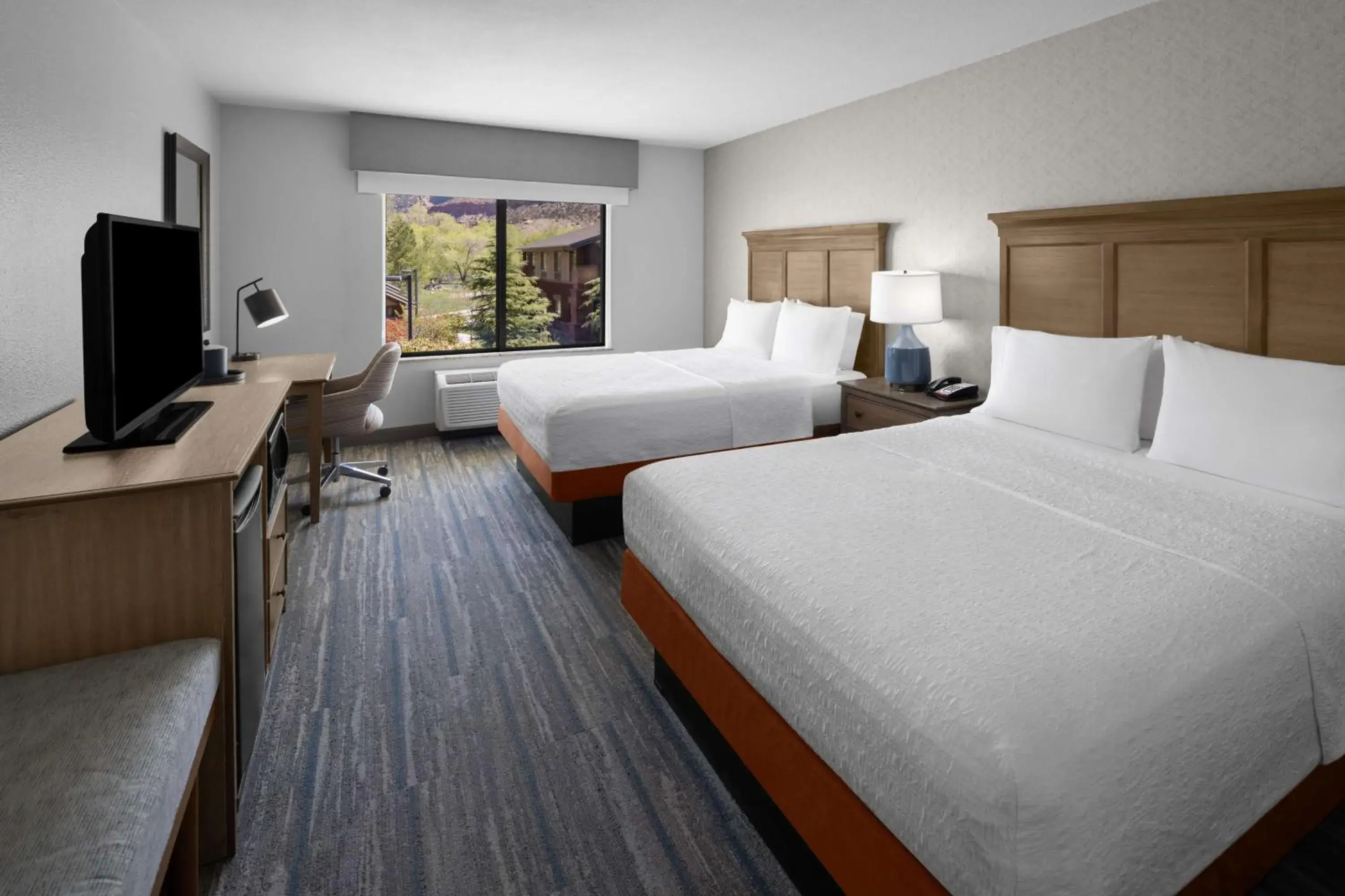 Bed in Hampton Inn & Suites Springdale/Zion National Park Bed in Hampton Inn & Suites Springdale/Zion National Park