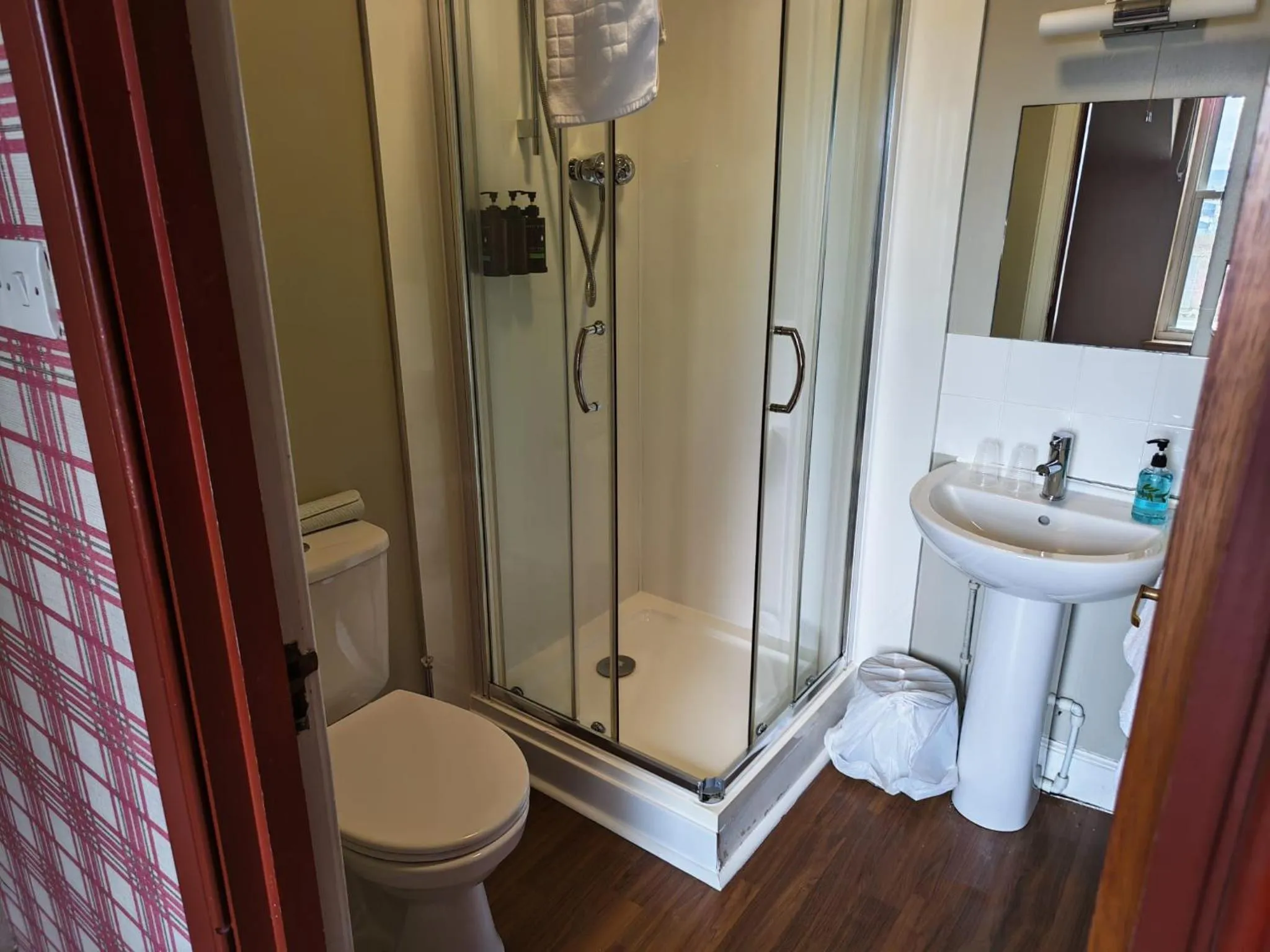 Bathroom in Chieftain Hotel