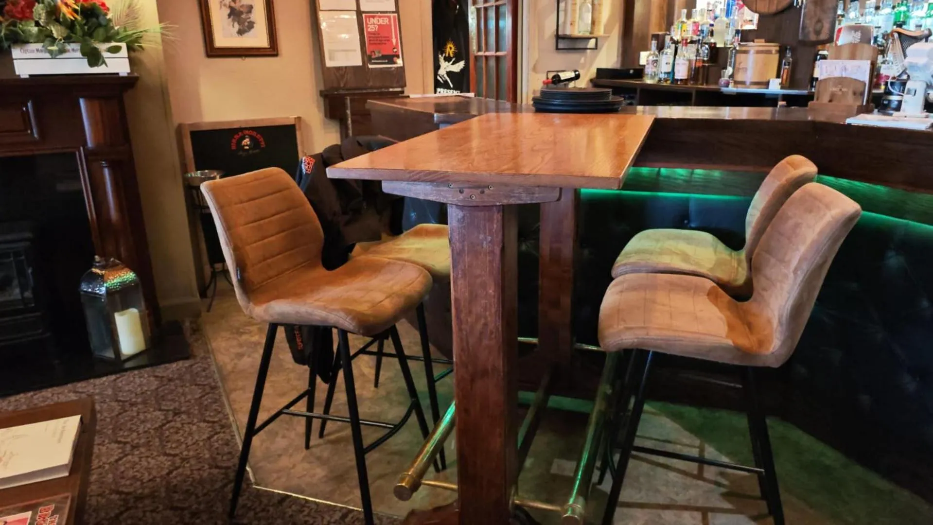 Lounge or bar in Chieftain Hotel